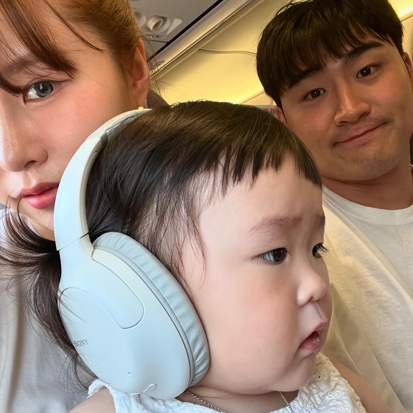 18개월과 비행기타고 제주도….ㅎ….고생해따 지유아빠 그리고 나 자신…마지막으로 이짜이유도…좀 더 크면…그때 가자…ㅎ 2박3일이 눈 감고 뜨니까 끝난 제주도 여행..사진찍을 여유는…정말 없는거니…이 오메는…운다….제주도 기리기리 기억되리…..우리가족 이제 어디든 갈 수 있을것같 ㅇㅊㅊ 지유가 좀 더크면…그때…ㅎ 여보 너무 고생했슈. 우리 앞으로 갈 곳이 너무 많아 ㅋㅋㅋ 이제 시작이야 ㅋㅋㅋㅋ앞으로의 여행도 화이팅하쟈…❤️
#제주도#18개월아기랑#비행기#제주도여행#육아