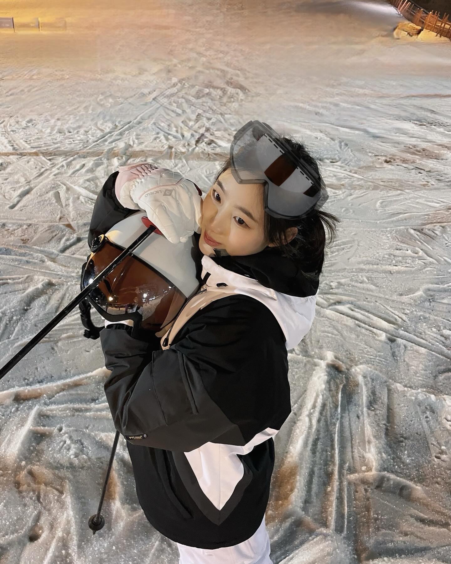 #협찬 알바몬 스페셜 시즌 알바 ‘스키장 알바 채용관’ 을 소개하려해요!🎿⛷️ 겨울에만 할 수 있는 스페셜 시즌 알바이구, 채용관 오픈 기간은 11월 23일(목)~2월 29일(목)래요! PC, 알바몬 앱에서 모두 확인 가능하니 모두들 가서 구경해 보시기 바랍니다🙌🏻
⠀
👉🏻http://joburl.kr/8IbOl
스키장 알바 채용관에 접속해 관심있는 알바 공고 확인 하고, 원하는 곳에 지원하시면 됩니다!
⠀
#알바몬 #겨울알바 #단기알바 #스키장알바 #꿀알바 #주말알바 #이색알바 #알바사이트 #비발디파크 #하이원 #지산스키장 #웰리힐리파크 #알펜시아리조트 #곤지암리조트