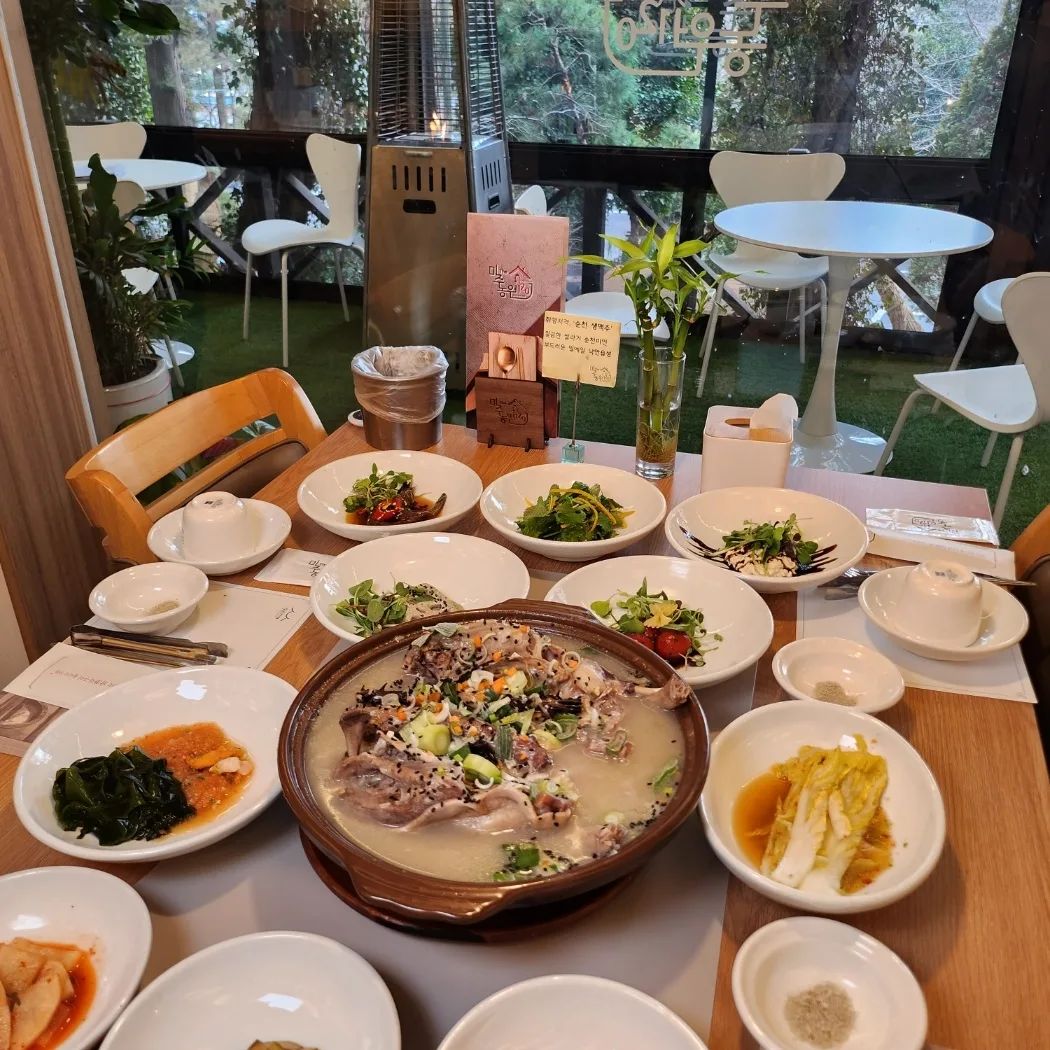 #순천닭구이
#순천만맛집 #순천백숙
#순천코스요리
#순천닭집 #미주농원120 
#순천맛집 #순천맛집추천

모임장소로 딱 좋은
백숙잘하는 순천 추천 많이 하는
미주농원120입니다!

저희도 오늘 백숙을 주문했는데요~
양도 푸짐하고 맛도 좋아
너무나 즐거운 시간 보냈습니다!!