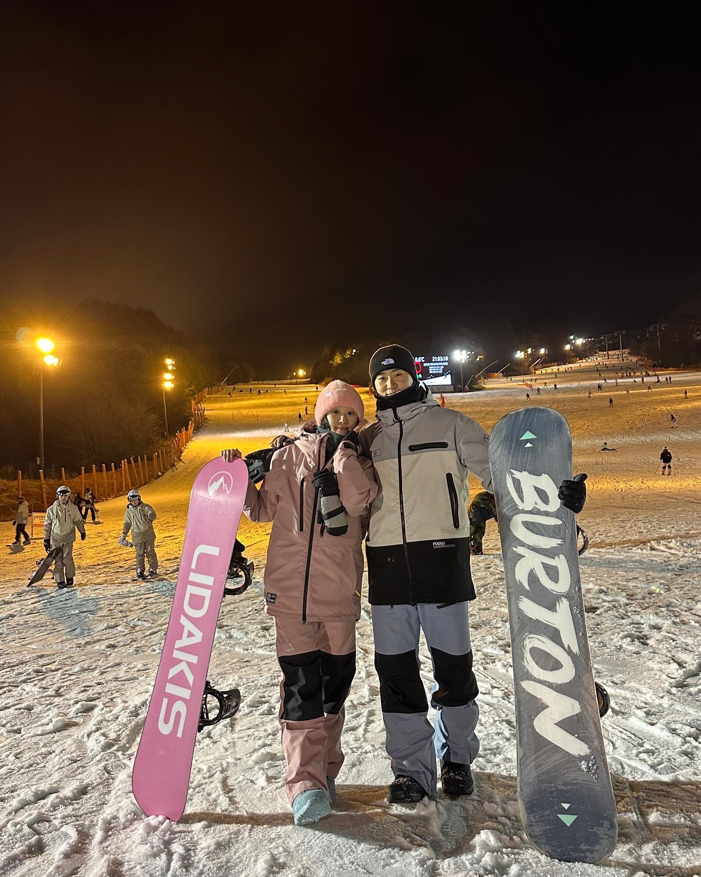 딸기도둑 첫스키장🏂🎿⛷️ 
🖤🍓🖤🍓🖤🍓🖤🍓
#무주스키장 #보드 #스키장