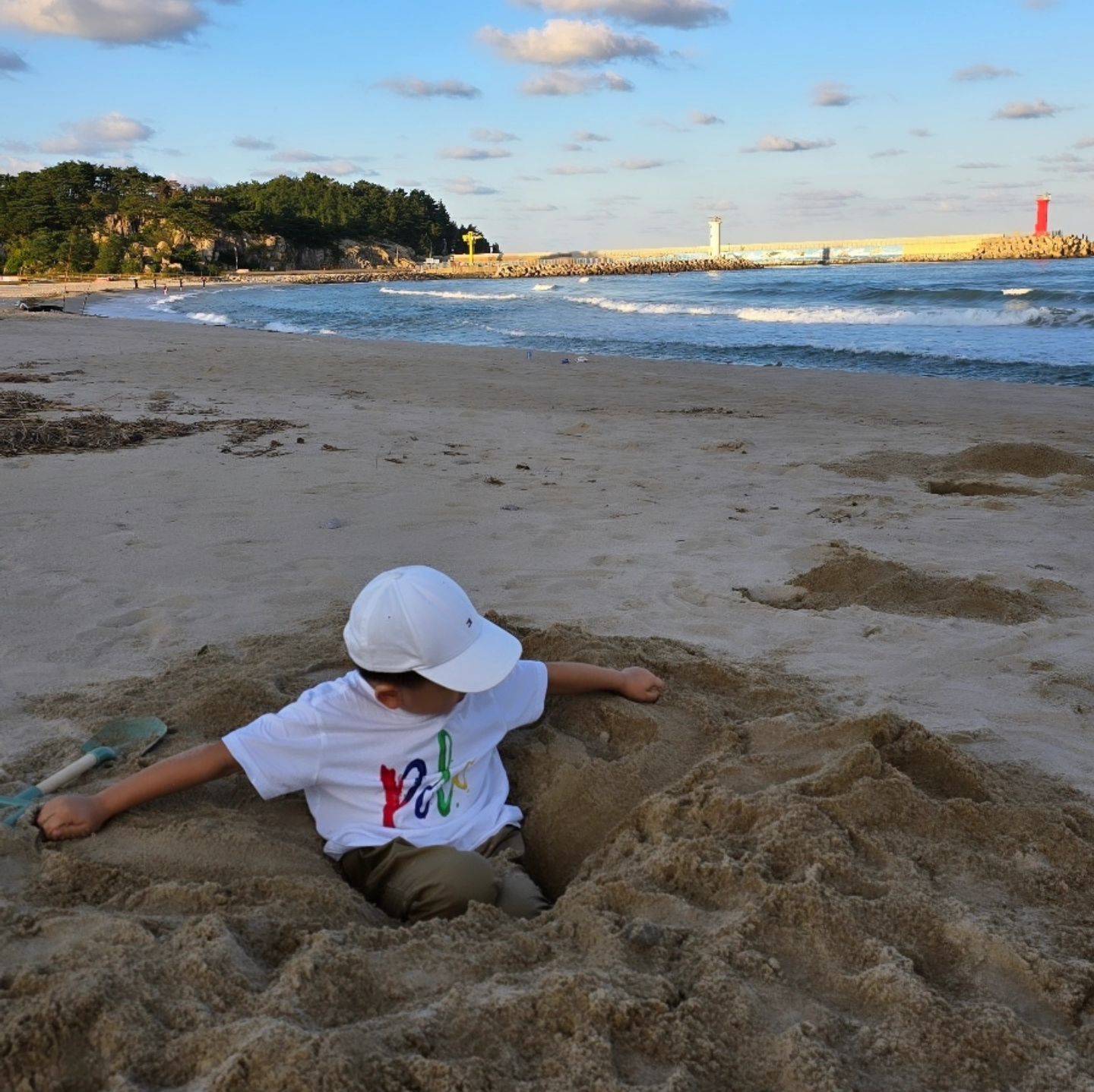 #백도해수욕장 #바다에TV는누가가져다놨지 #240928 #날씨좋다☀️ #동해바다 #가을여행🍁