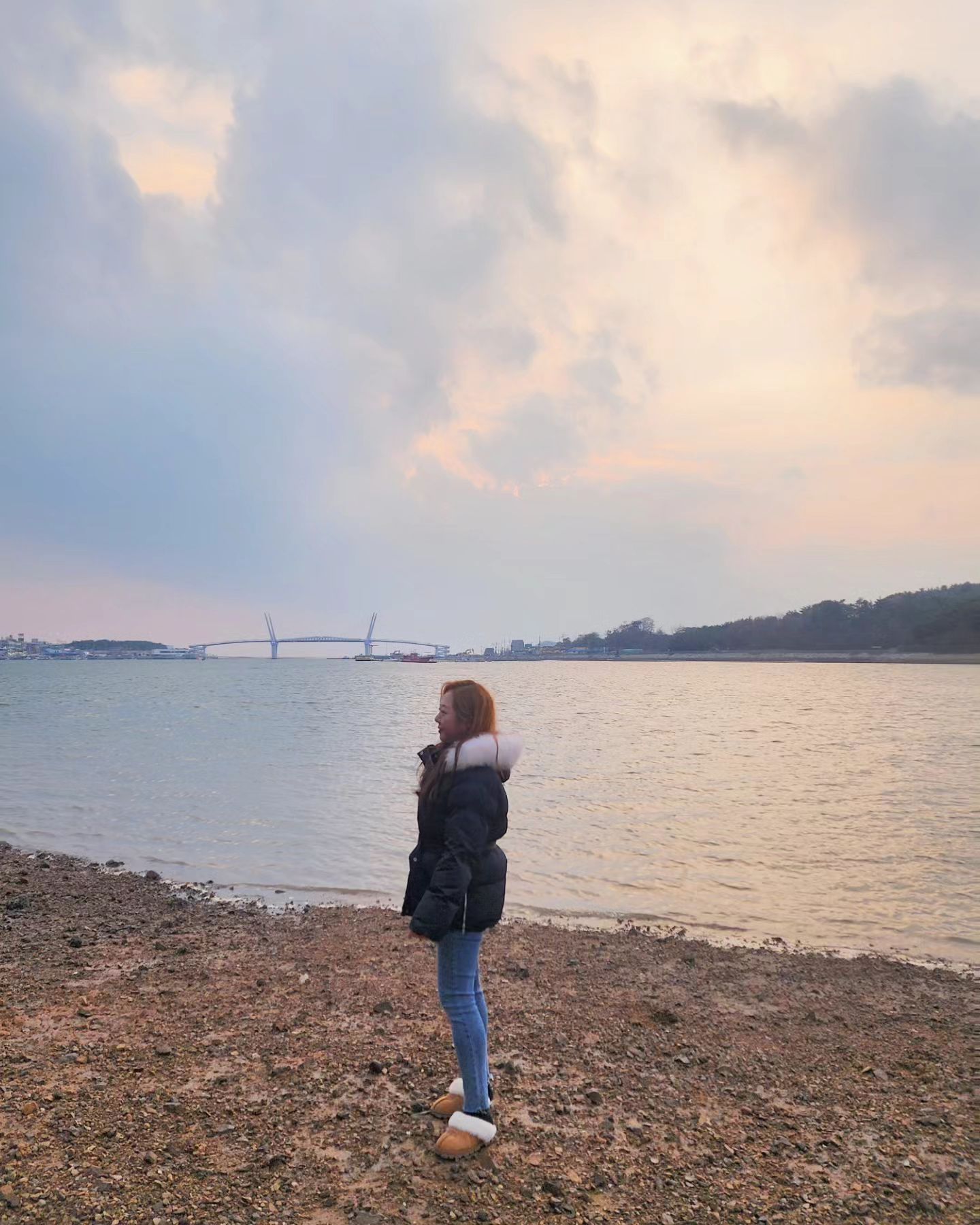 13년만에 태안여행
기대보다 즐거웠다
맥주때매 배불러서 진수성찬 한입만으로 끝내다니🥲

#겨울여행 #태안여행 #펜션여행 #양갈비 #쉽새끼 #연포탕 #꽃게탕 #제주흙돼지 #뽈락구이 #오리로스 #오리주물럭 #커피홀 #새끼냥 #고양이는사랑입니다