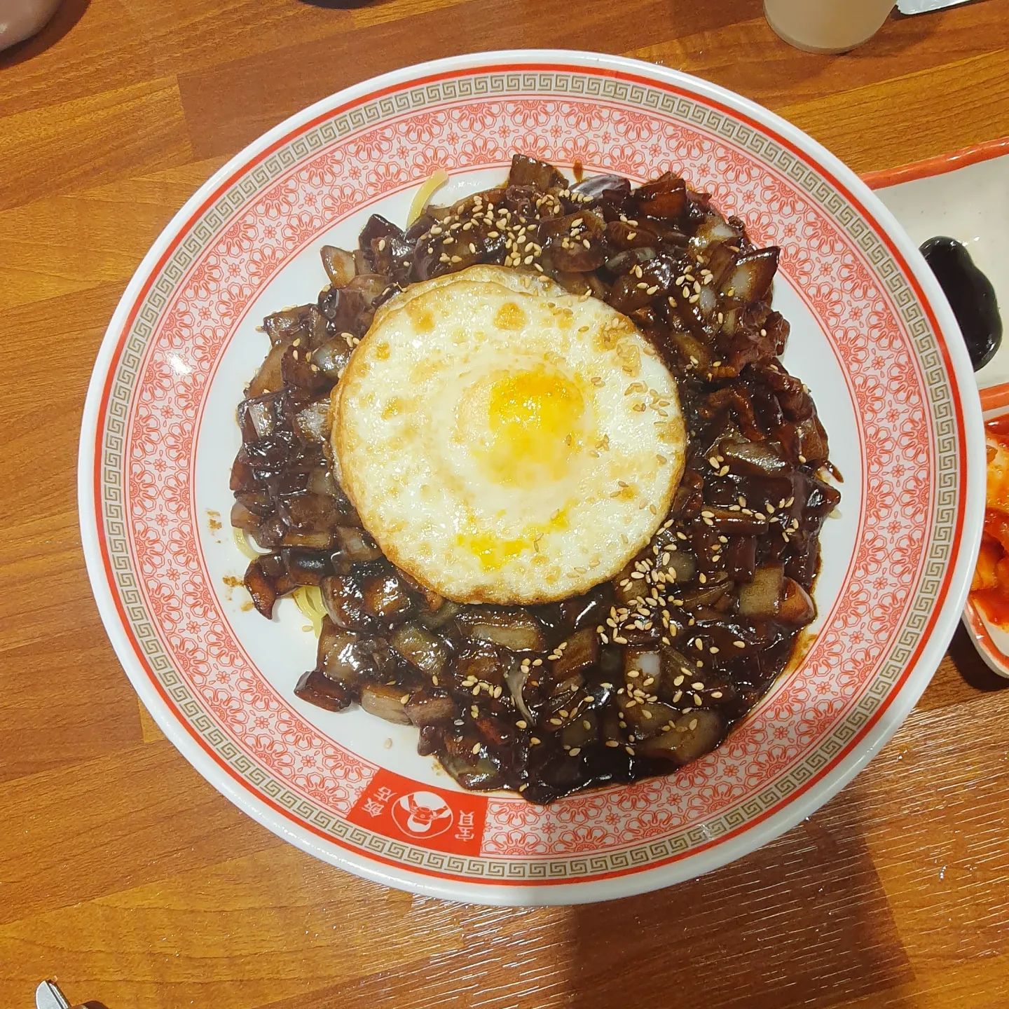 #보배반점

기대를 많이하고갔으나
맛이 확 땡기진않았음

짜장이 달고 탕수육은 안에까지 다 안익어서~
로봇써빙
히터고장으로 덜덜 떨었음