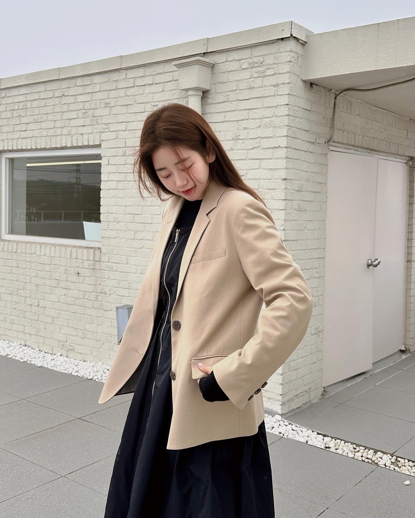 #광고 베이지 자켓은 하나쯤 쟁여두면 어디든 걸치기 착붙이라 넘 좋음🤍charlesderohan
#샤를드로앙 #베이지자켓 #자켓추천 #베이직룩