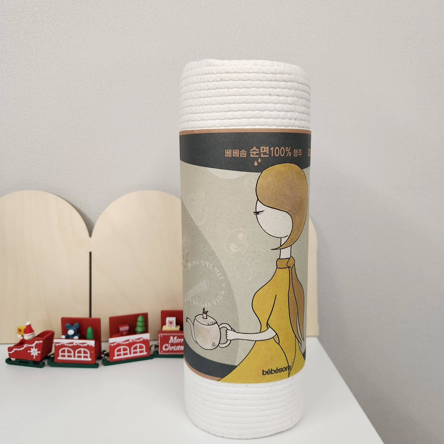#gift

행주와 키친타올이 하나로 된 올인원 제품🧻
베베솜 무표백 프리미엄 순면 행주

오염있는 주방상판을 닦아주면 빤딱빤딱한 상판으로 되면서
기스 하나없이 부드로운 행주로 쓰윽 닦을 수 있고

목화솜으로 만들어진 순면 100% 행주라 정말 부드럽고
일회용이다 보니 사용하고 바로 버려주면 주방에서 쿰쿰한
행주냄새도 안나고 너무 만족스러운 베베솜 무표백 면롤행주에요.

먼지날림도 없고 아기키우는 집이라면 이 행주 추천드릴게요!

🏷thx bebesom_official
#일회용행주 #순면행주 #키친타올행주 #1회용행주 #주방행주
#베베솜 #베베솜행주