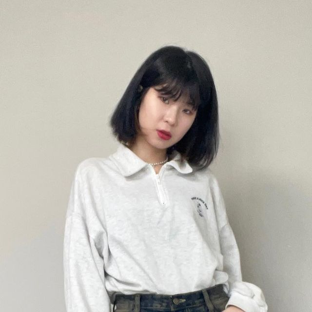 오늘 on Instagram: "#협찬 할미에겐 기모 레깅스가 필수 홀홀〰️👵🏻 #마른파이브 @marun5_official 따끈 기모와 후끈 밍크 중에 선택해서 입으면 겨울철 뜨~뜻하이 이겨낼 수 있다는 사실 🤫 착