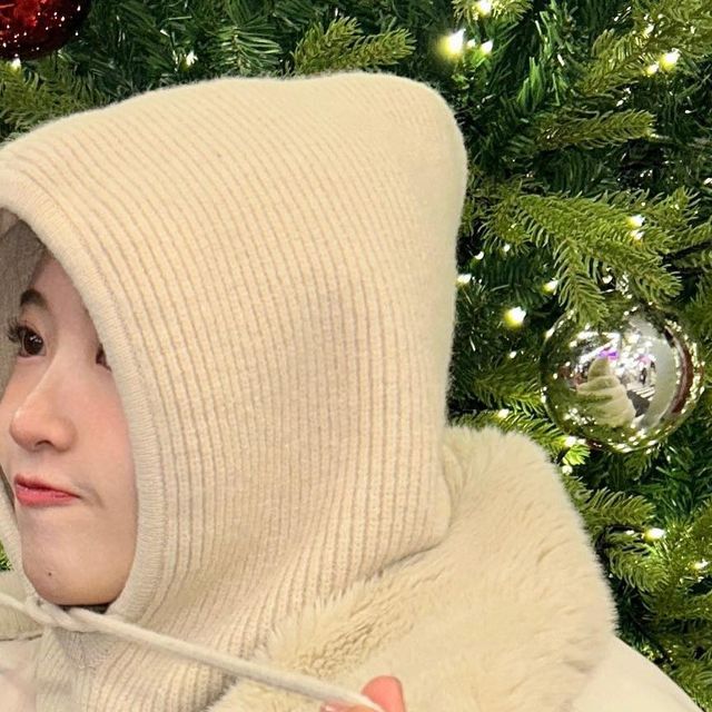 현예진 on Instagram: "#광고 월동준비 완료🥶 요즘 편하게 쓰고있는 바라클라바예요. 나갈때 요거 하나 폭! 쓰면 단번에 무장 가능해서 손이 자주 가더라고요. 남녀공용으로 꽉 조이지 않는 편