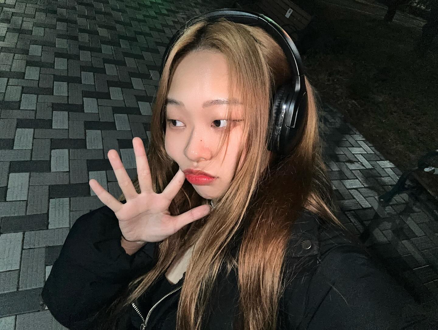 🎧