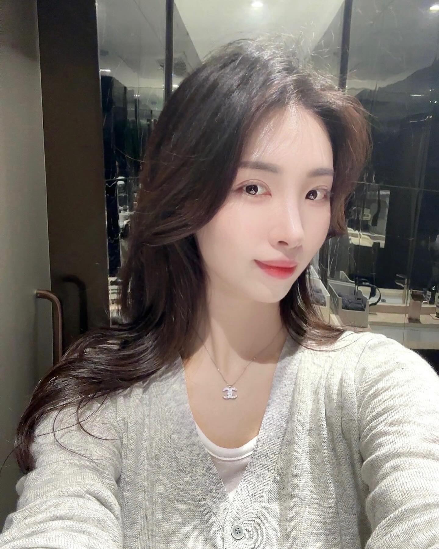오랜만의 서울 나들이🌿 ୧( “̮ )୨
건강하게 맛난 것 먹고 즐겁게 운동하고
내가 즐길 수 있는 것들이 나를 위한 일이라는 게 얼마나 행복한지
나를 더 사랑하는 오늘🤍✨🫶🏻