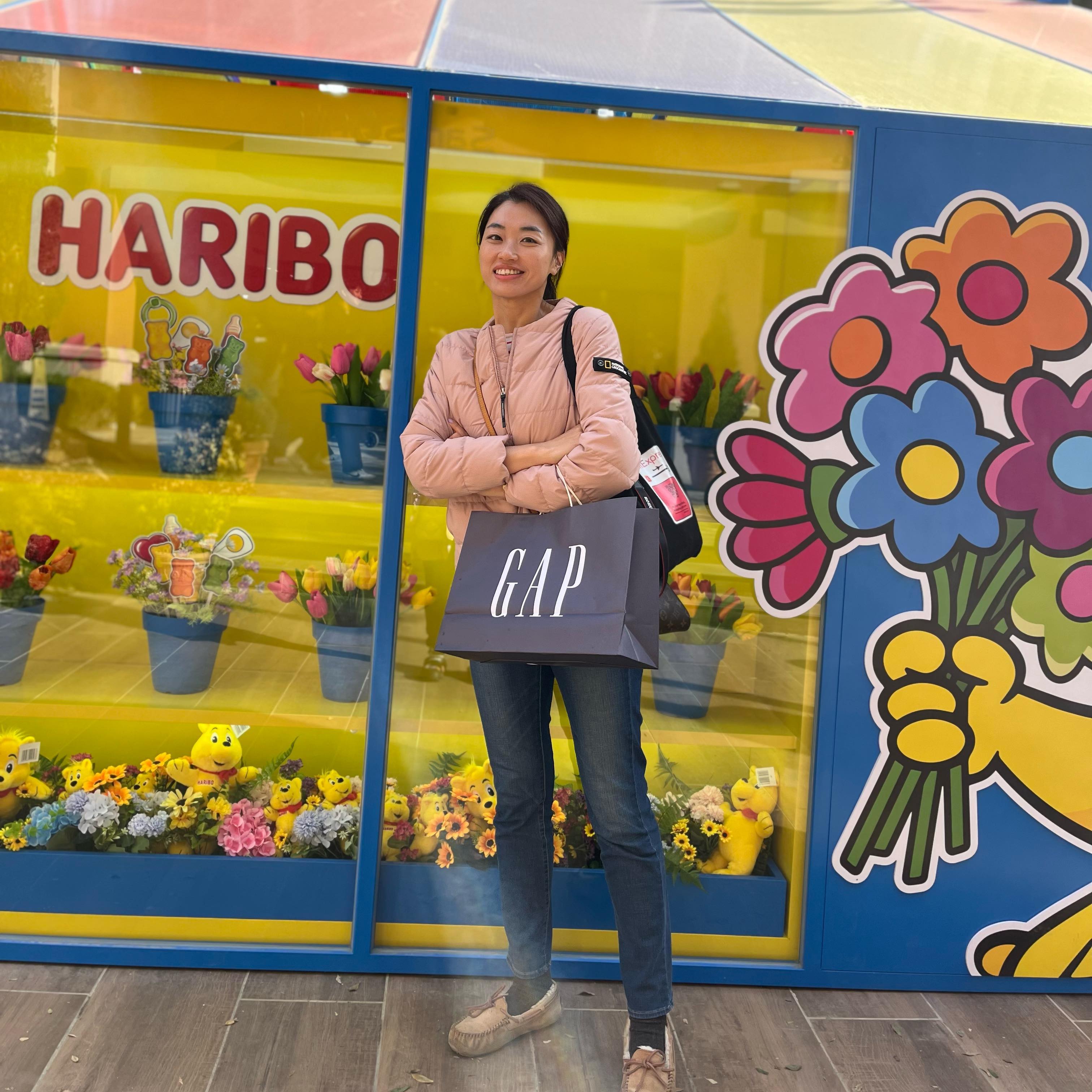 #하리보 🐻😋
#젤리 안사고 콜라보 #lolsurprise 고르는 울 꼬마😂

#파주 #파주아울렛