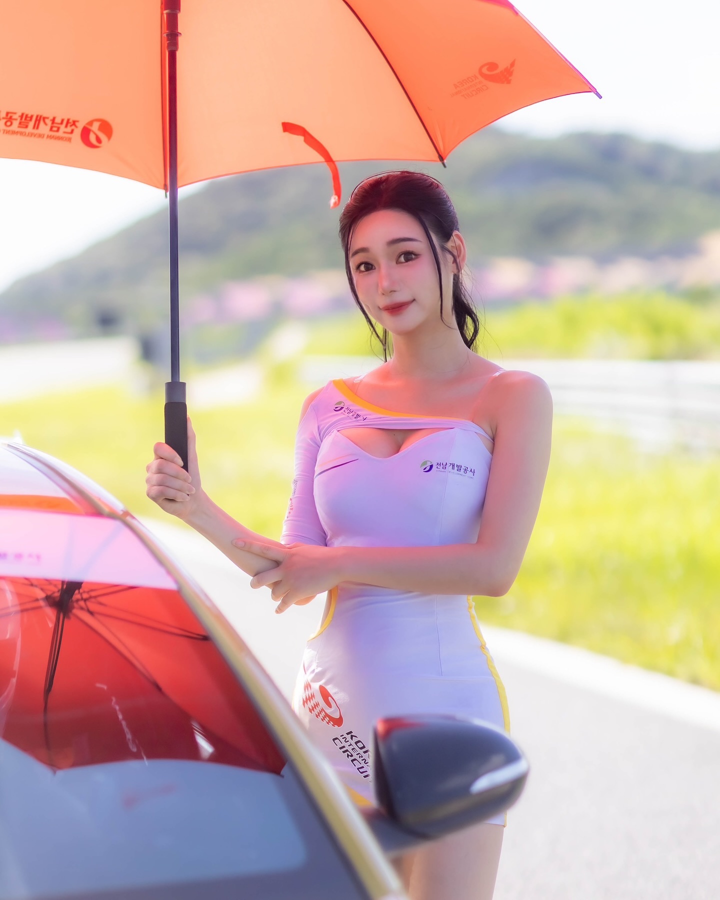 KIC TCN 클래스 그리드 워크🧡
이번 여름은 묶은머리 컬렉션이랄까.. 너무 더워!

#kiccup #한설아 #본부팀 #레이싱모델 #전남개발공사 #모터스포츠