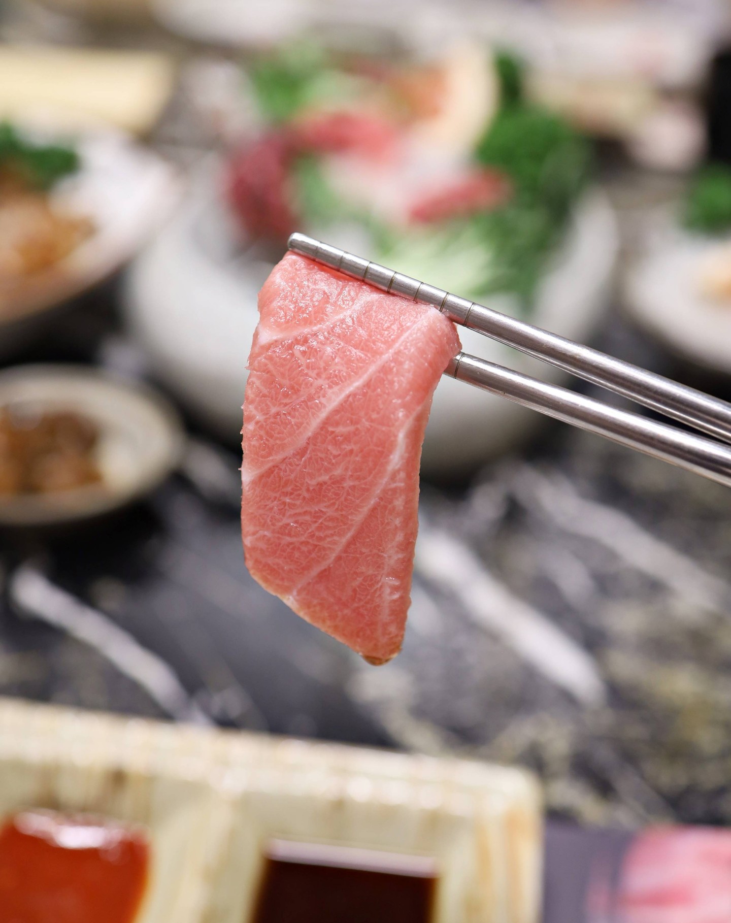 #협찬

세종에서 이렇게 고급스러운 
참치맛을 느낄 수가 있다니 !
먹어보고 반할 수 밖에 없었던
이범석류 스시야 💖

고급스러운 인테리어부터
프라이빗 룸, 친절한 서비스,
무엇보다 가장 좋았던 건
사장님의 프라이드가 느껴지는 참치맛 !

집에온 이후 자꾸만 생각나는 맛~

앞으로 모임은 무조건 여기 !

#세종시맛집 #세종맛집 #세종맛집추천 #이범석류스시야