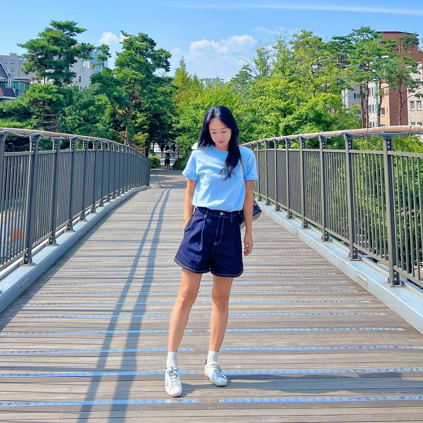 요즘 하늘이 진짜 너무 예쁘다🤍🩵💙

날씨가 좋으니
놀고싶기만 하네😝

#베베지나 #베베지나일상 #데일리룩 #오오티디 #OOTD #맘룩