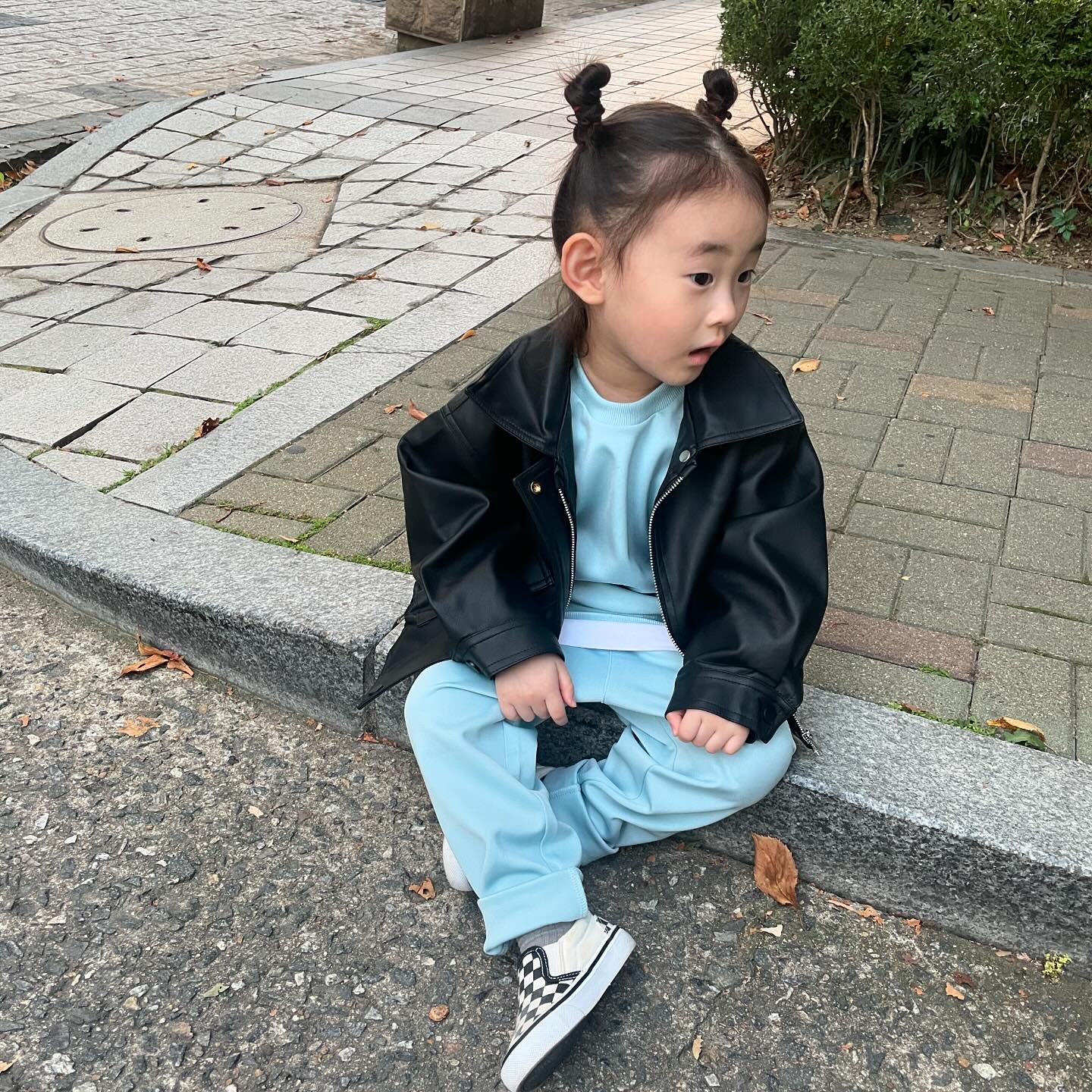오토바이 타고 달려 나갈거같은 민떠링 💙