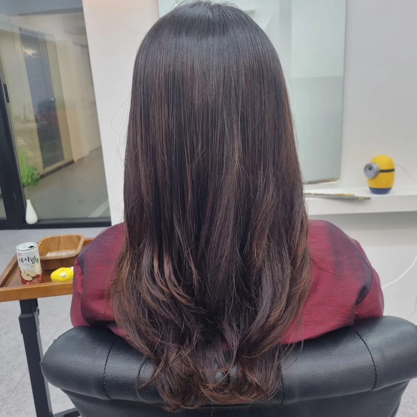 매직 안해줬더니 또 곱슬머리 올라와서
#대구삼덕동미용실 #리틀살롱 다녀왔어요
꼼꼼하고 빠르게..!!
1인샵이라 더 꼼꼼하게 해주시고
머릿결도 완전 찰랑거려요🫶
진짜 매직 잘하는 집 추천!!!!

#대구미용실 #대구매직 #매직잘하는곳 #리틀살롱 #매직 #매직셋팅 #뿌리매직