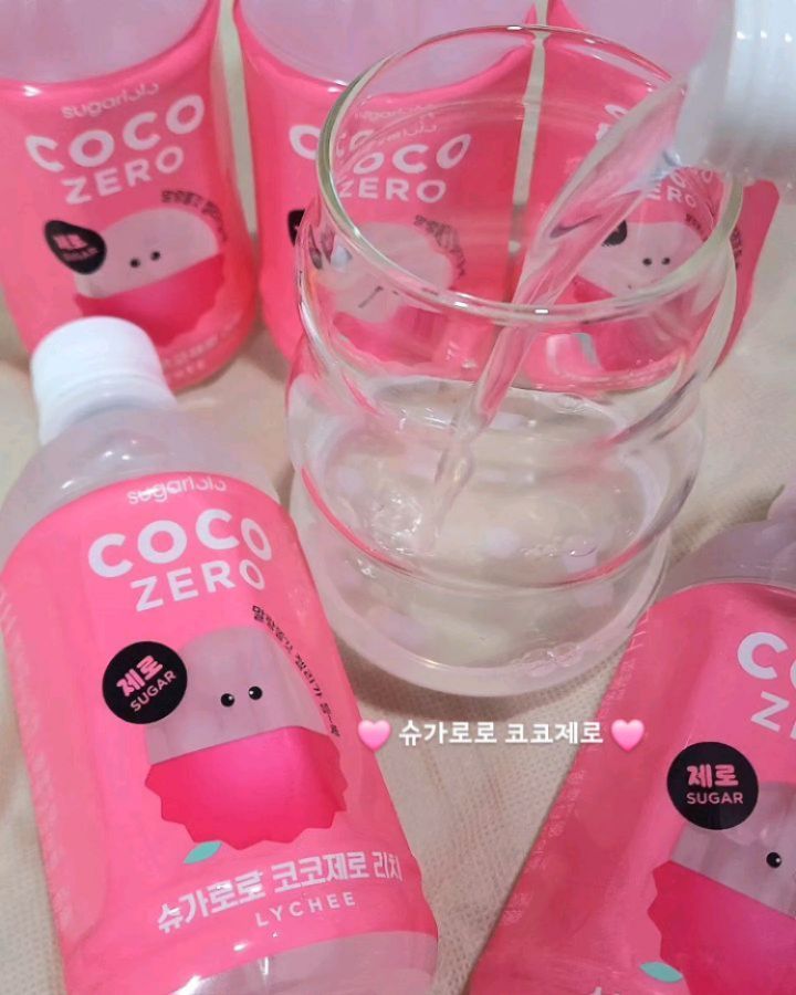 #제품제공 #슈가로로코코제로 

인테이크 에서 코코제로 리치맛을
보내주셨습니다 감사합니다 😍 

무설탕 음료 슈가로로 코코제로💖
요즘 제로슈가 음료들 많이들 찾으시는데
리얼 제로슈가라 당걱정 없이 즐겨마실수있고
칼로리도 낮아서 부담이없어요~
음료안에 코코넛 젤리도 가득가득 이라 
씹히는 맛도 재미있어요😆 

✅ 구매문의
intakefoods
https://www.shopintake.com

.
.
.
.
. 

-
#제로슈가 #제로슈가음료 #무설탕음료
#슈가로로 #코코제로 #음료추천 
#beverages #간식
#먹스타그램 #간식스타그램 #음료