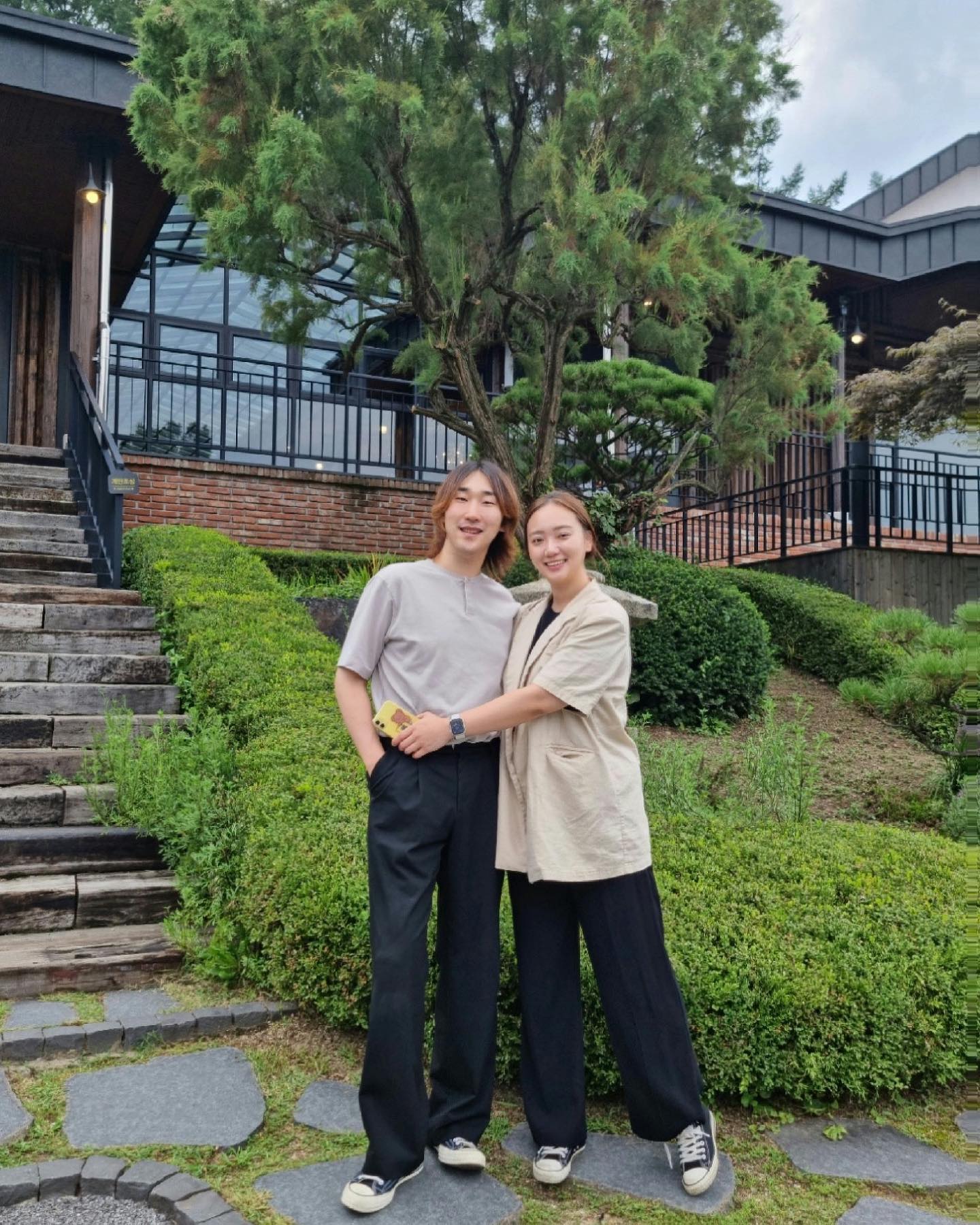 #부부
_

안녕? 짝꿍👫
앞으로 같이 사진 많이 찍자🙋‍♀️
_

#4년째#신혼부부
#부부의세계 #단짝
#나들이 #카페