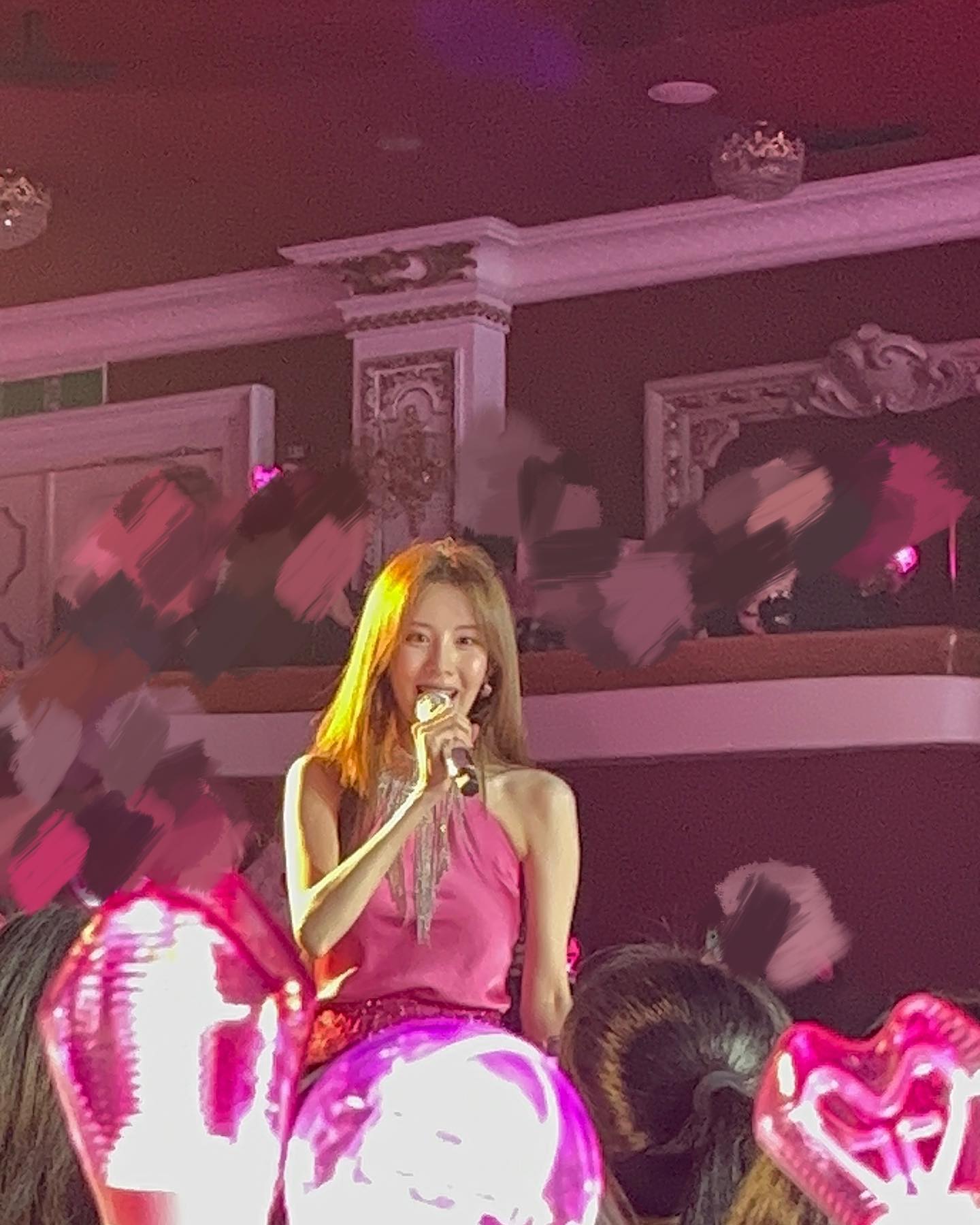 ‘SHe is SHhh’ in Seoul 5️⃣

첫짤 아기강아지🐶 막짤 서현 실물느낌🥰

아 행복했다☺️