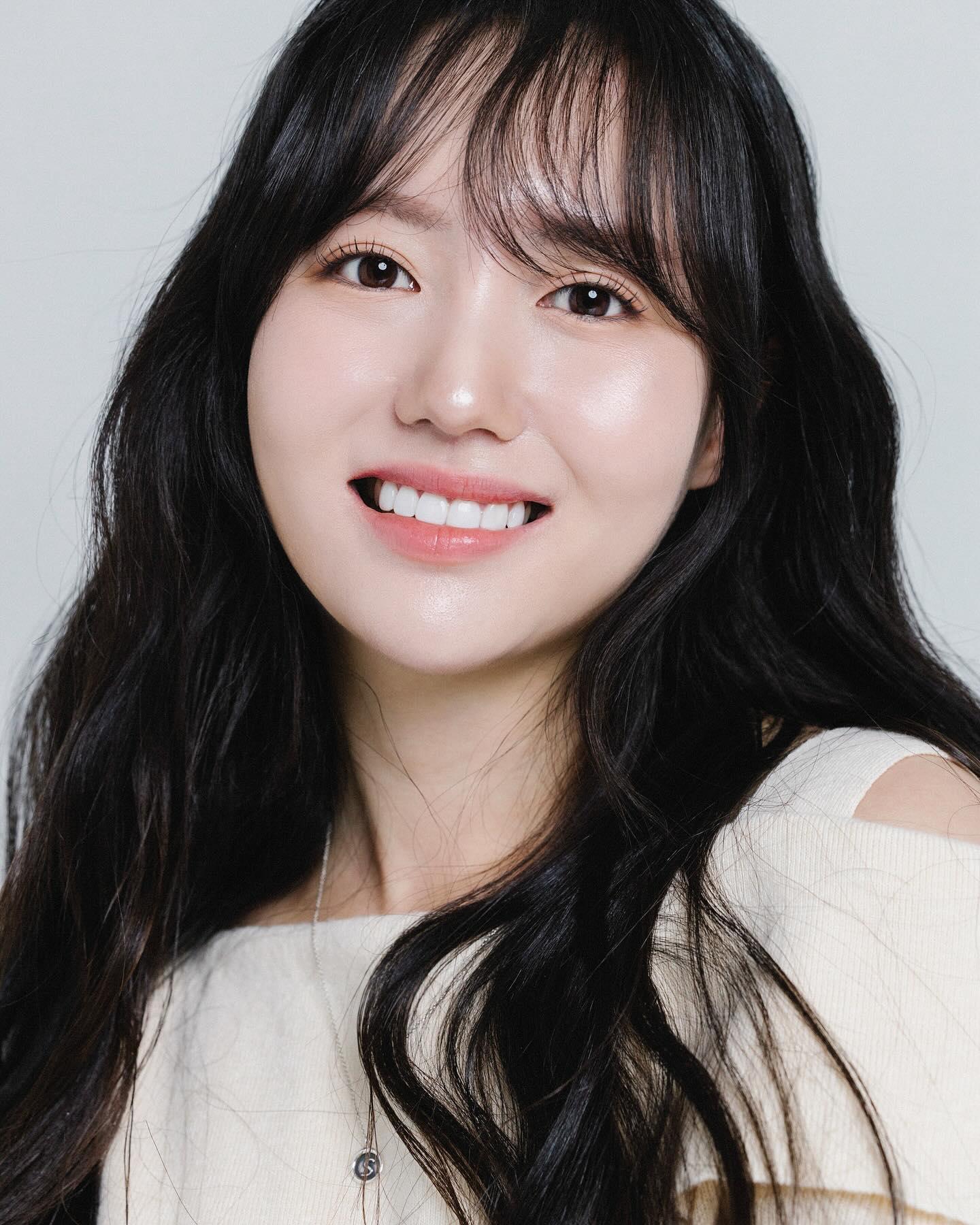 나답게 나와서 너무 마음에 드는 사진 ✨
친절하신 작가님 덕분에 마음 편하게 작업하고 왔어요 최고-!
다 마음에 들어 메인사진 뭐쓰지 골라주세요

#잡담스튜디오