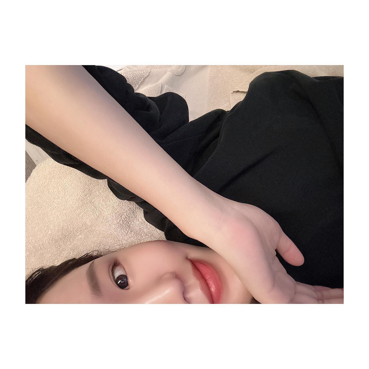 #협찬 

여리한다이어트 창원중동점 방문했어용🤍

약손명가 노하우가 집약된 수기관리 다이어트로 
운동이나 금식, 보조제 없이 체중감량과 체형관리가 동시에 가능하고 제가 받았던 프로그램은 2시간 10분 코스인데 인바디 측정 후 전신수기관리는 (니셀크림관리 50분 + 리본스트레칭 30분) 총 80분 받았어요! 꾸준히 받으면 살이 쉽게 찌지않는 체형으로 관리해줘서 체중, 체형관리에 엄청 도움된다고해요 1회만 받았는데 단단했던 몸이 좀 부드러워지고 라인이 정리된 느낌을 확실히 받았어요 특히 니셀크림관리는 진짜 또 받고싶었다뉸,,🥹 

그러고 나서 가만히 앉아있기만 해도 다이어트에 도움 된다는 음파진동기에 앉아서 신진대사를 원활하게 개선시킨 후 캡슐에서 온열 관리하는데 헬스장을 가도 집 가서 샤워하는 편인데 땀이 너무 나서 안 할 수가 없을 정도로 땀나서 결국 샤워까지 시원하게 해땹니다? 
마무리로 모관운동기로 불균형한 골반 체형 관리까지 하고 나니 누워만 있으라는 말을 알겠더라구요 ㅋㅋㅋㅋ 왕~ 또 받고싶다!

📍여리한 다이어트 창원중동점 위치
(경남 창원시 의창구 중동중앙로 47 어반브릭스 4층)

#여리한다이어트 #여리한다이어트창원중동점 #약손명가다이어트 #산후다이어트 #웨딩다이어트 #예비신부다이어트 #고도비만다이어트 #체중관리 #체형관리 #창원다이어트