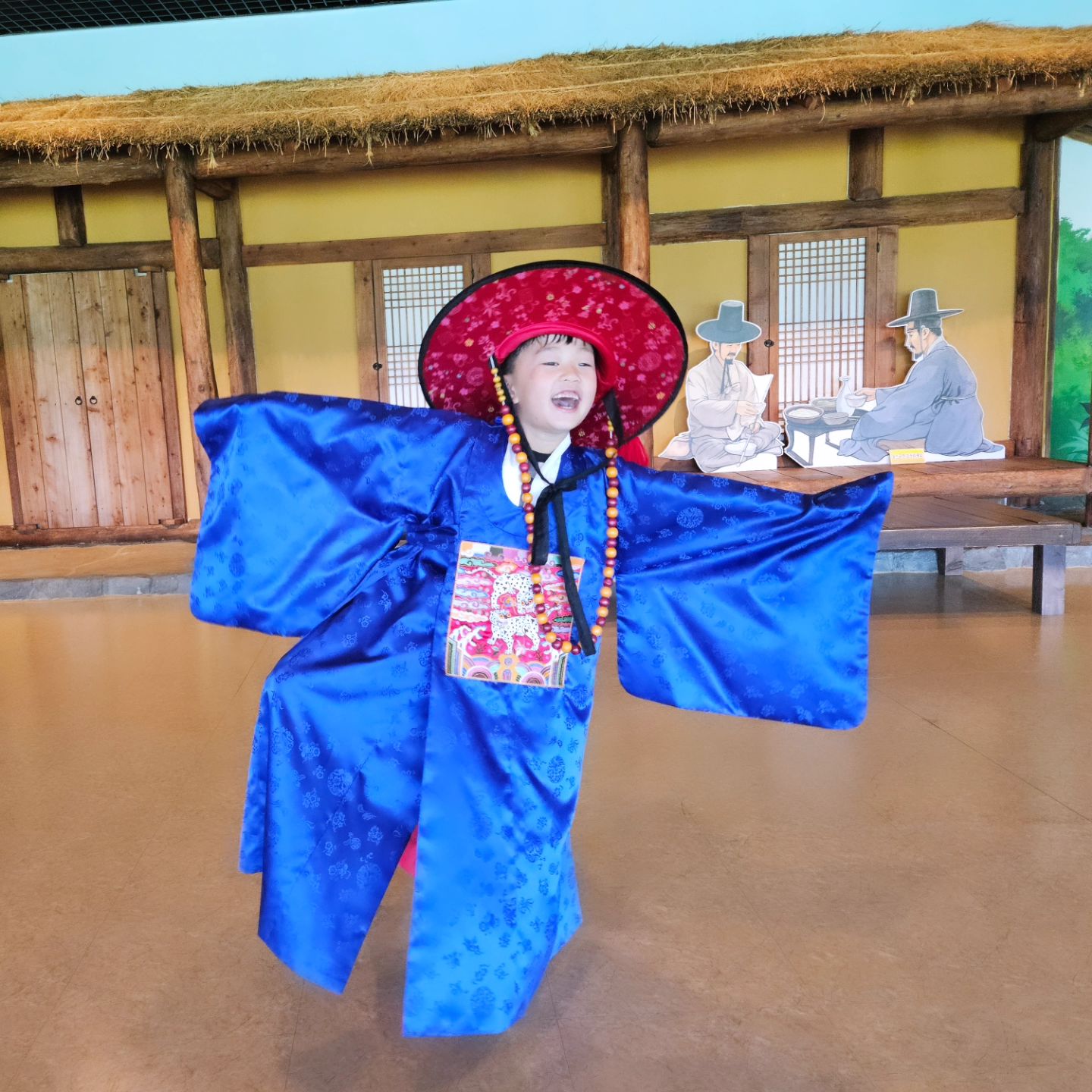 울집 꼬마 사또님 🙋‍♂️
귀엽네 🫶 

#낙동강역사이야기관 
#해맑음