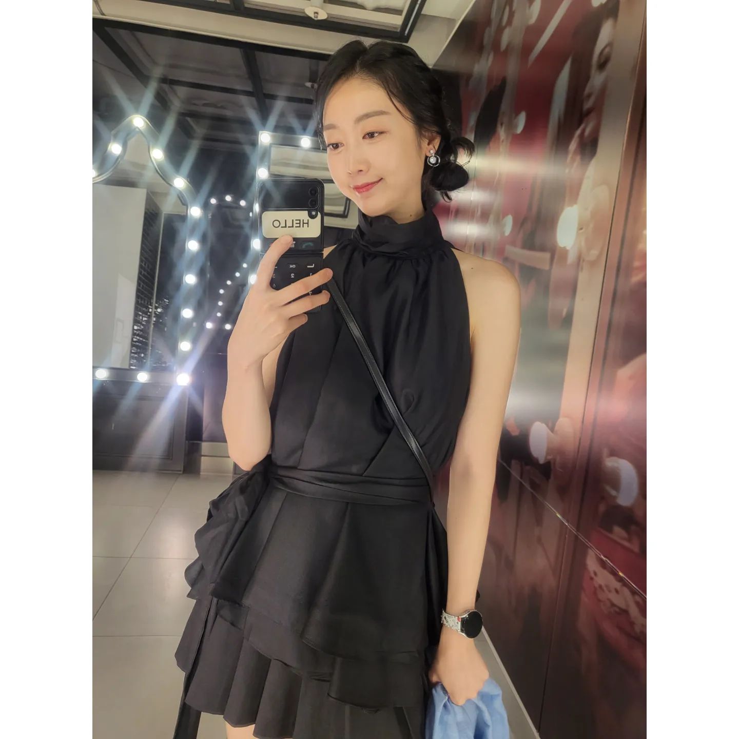.
동생이 나보고 셀카고자 라고 했다.
그래도 한번 올려볼까 한다^0^
영상은 나레이션이 웃겨서 올려본다.
ㅋㅋㅋㅋㅋㅋㅋㅋㅋㅋㅋㅋ
😘❤️👍🥂🚘🎁🎀📚👗🛍🎵💄💍
.
.
.
#투피스 #일상 #사진 #음악 #웃음
#스타일 #패션 #coffee #lifestyle
#music #selfie #fashion #ootd #global