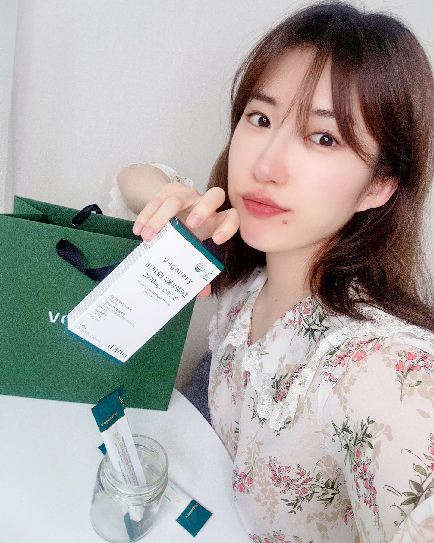 #유료광고 veganery_official
한 포 씩 맛있게, 간식처럼 챙기기 좋은
비거너리 비건 콜라겐 부스터 젤리 :)

4세대 콜라겐 부스터로 유기농 히비스커스에서
추출한 저분자 콜라겐 부스터예요

고함량인 3,270mg으로 500달톤 이하 저분자라
체내 흡수율도 우수하답니다 +_+

100% 비건 포뮬러로 걱정을 덜어낼 수 있었고
자기관리가 필수인 셀럽들의 맛있는 관리템으로
자리 잡고 있는 비거너리 콜라겐 부스터예요!

달콤한 샤인머스캣 맛이라
누구나 맛있고 간편하게 관리를 시작하기 좋답니다.
.
.
#승무원아이템 #아이돌관리템 #모델관리템 #올리브영추천템 #콜라겐부스터 #콜라겐부스터추천 #먹는콜라겐부스터