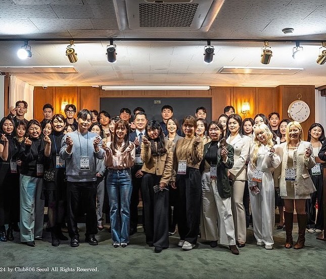 ’사업가의 밤‘

다양한 분야의 멋진 사업가분들과 함께 경험을 공유하면서, 현재 스스로 부족한 부분은 무엇인지, 어떤 부분을 더 채워야하는지에 대해 고민해볼 수 있었던 시간이었던 것 같아요.

(항상 앞서간다고 생각했는데, 이젠 가장 마이너해진 것 같네요🥹🤣 분발하겠습니다..)

2024년도 파이팅입니다🤛🏻