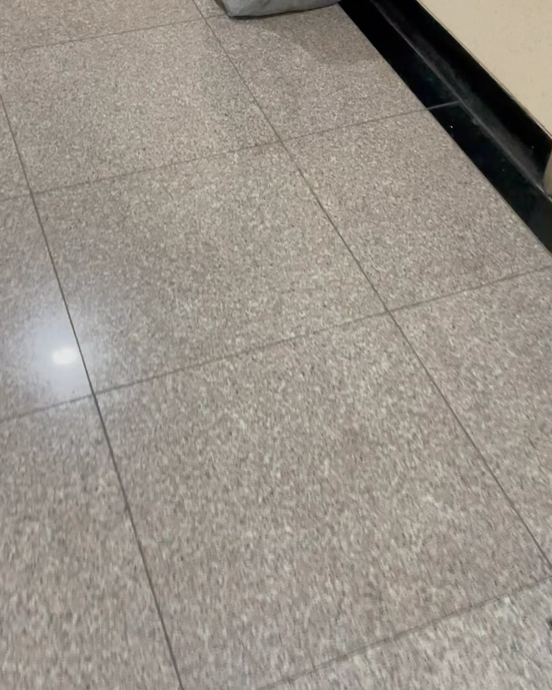 #후기 
 자취하면서 특히 겨울에 세상 제일 귀찮은 재활용 쓰레기 버리기🥹
커피 한 잔은 참아도 추위는 못 참자나☃️☃️

나달라 어플로 엄청 큰 수거함에 재활용 쓰레기들 잔뜩 모아 집 앞에 두고 수거요청 하기만 하면 집 오는 길에 깨끗이 비워져서 돌아온다는..🫢
설마설마 했는데 진짜 비워진 거 보고 너무 소름 돋았당,,🥹

4회 체험판 이벤트 중인데 1회 하자마자 친구한테 엄청 추천 했숨니당✨✨
진짜 삶의 질 대상승,,💖
나달라 제발 돈길만 걸으세요오✨✨
음쓰도 된다는데 담엔 음쓰도 해봐야징>_<

#나달라 #분리수거대행 #쓰레기수거대행 #쓰레기수거