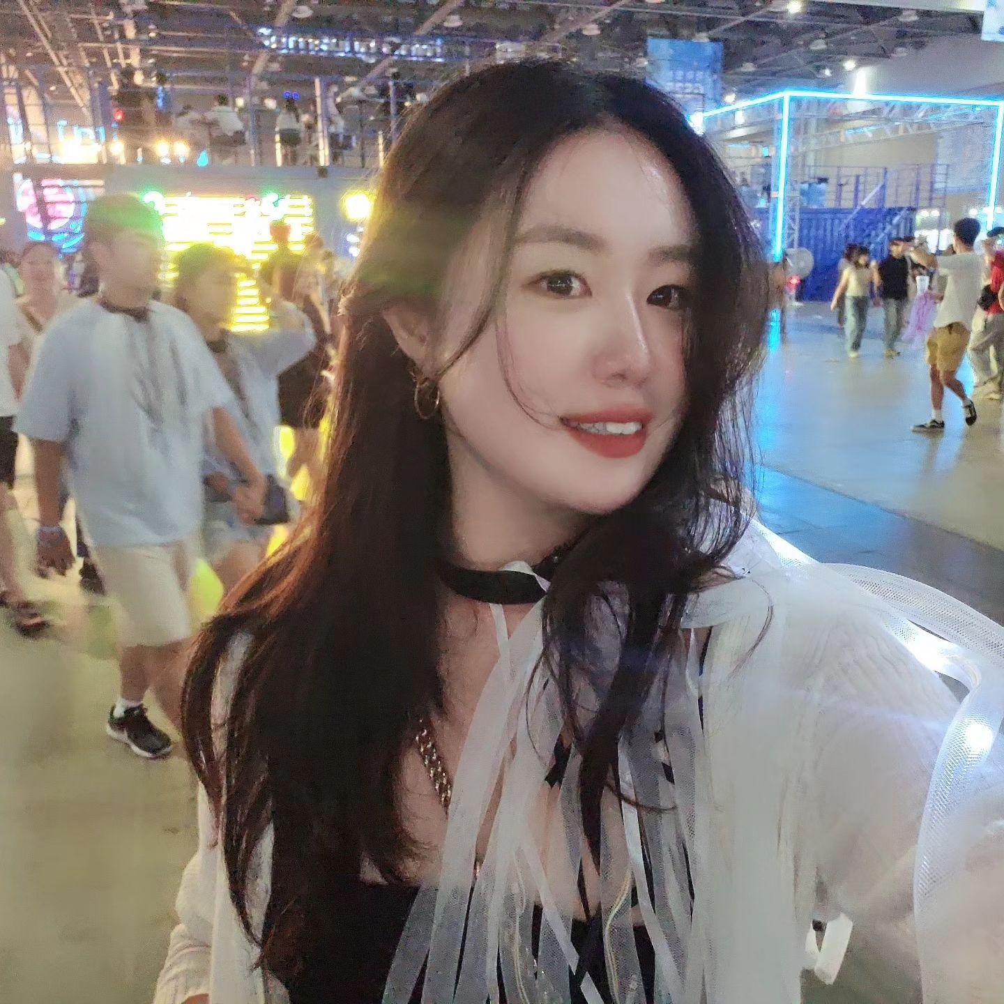 #gs뮤비페 때매 생전 안가본 일산출동 
AOMG랑 에일리 진짜 존멋...
옆에커플..
여자친구가 "에일리 너무예뻐!!"하니깐 "니가 훨씬 예뻐"하던 분들 행복하세요...🙄