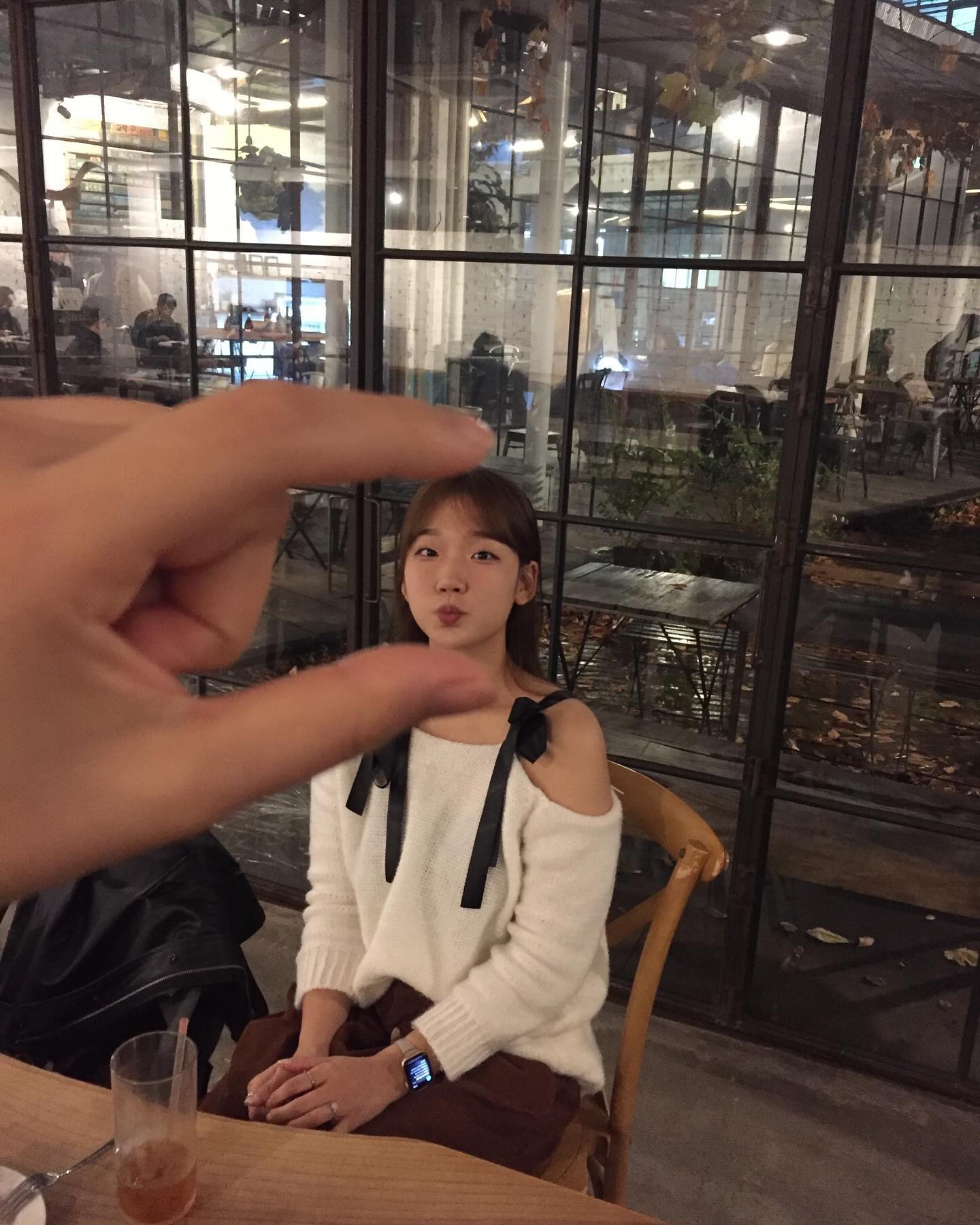 언니한테 잡혀따😗