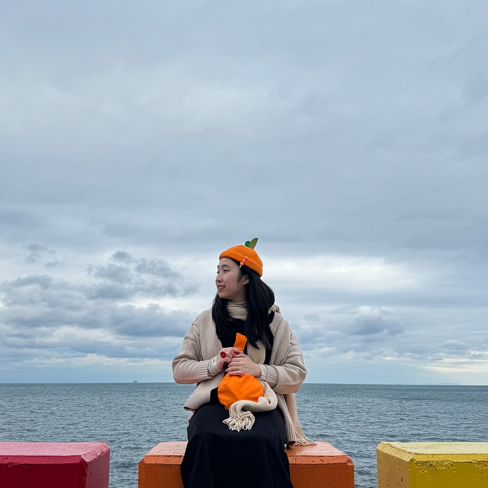 #귤귤
귤모자, 귤핀, 귤가방까지
귤의 인간화🍊
.
.
.
#귤인간 #귤모자 #귤가방 #귤국 #제주도여행 #국내여행 #여행스타 #여행스냅 #귤의인간화