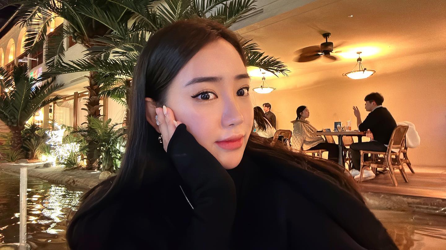 어제 2023 Happy New Year 한거같은데
벌써 2024 Happy New Year 할때라니…즐겨..💓