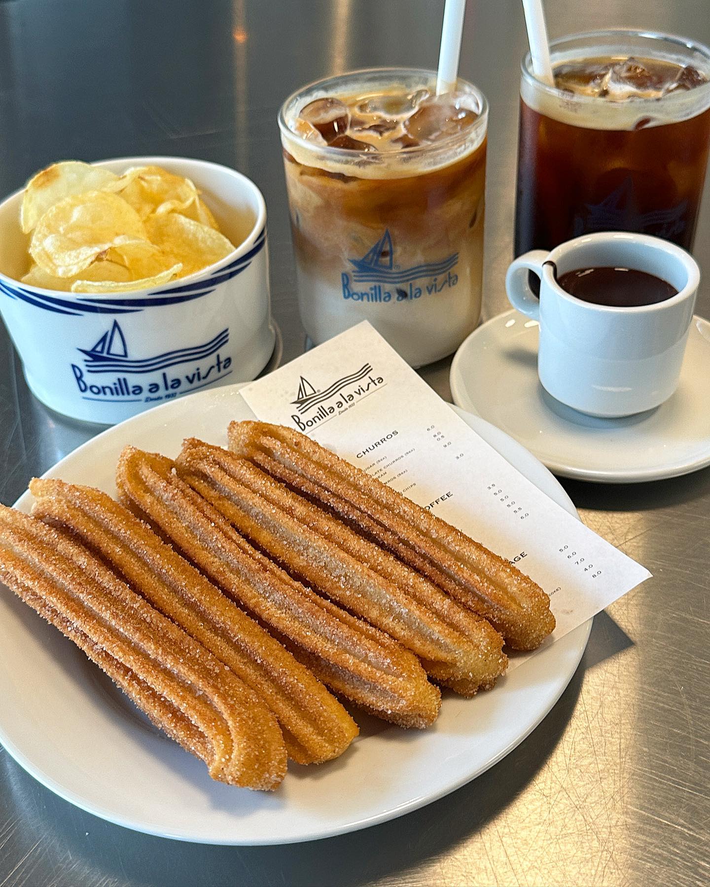 감성욱 유튜브보다가 hahahahauk 
츄러스먹고싶어서 바로 한남동😛
bonilla.churros.korea 달다달항
#감성욱 #보닐라츄러스 #한남 #한남동카페
#이태원카페 #츄러스