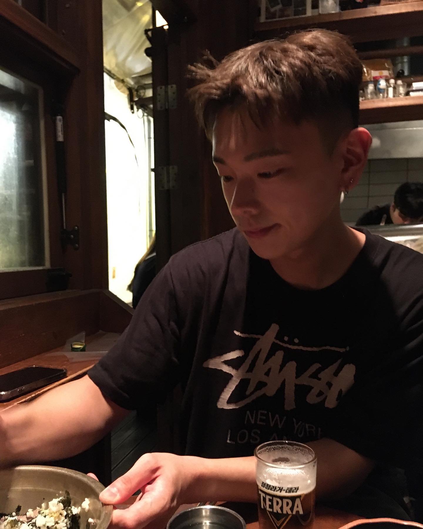 주먹밥은 비빔밥 비비듯이