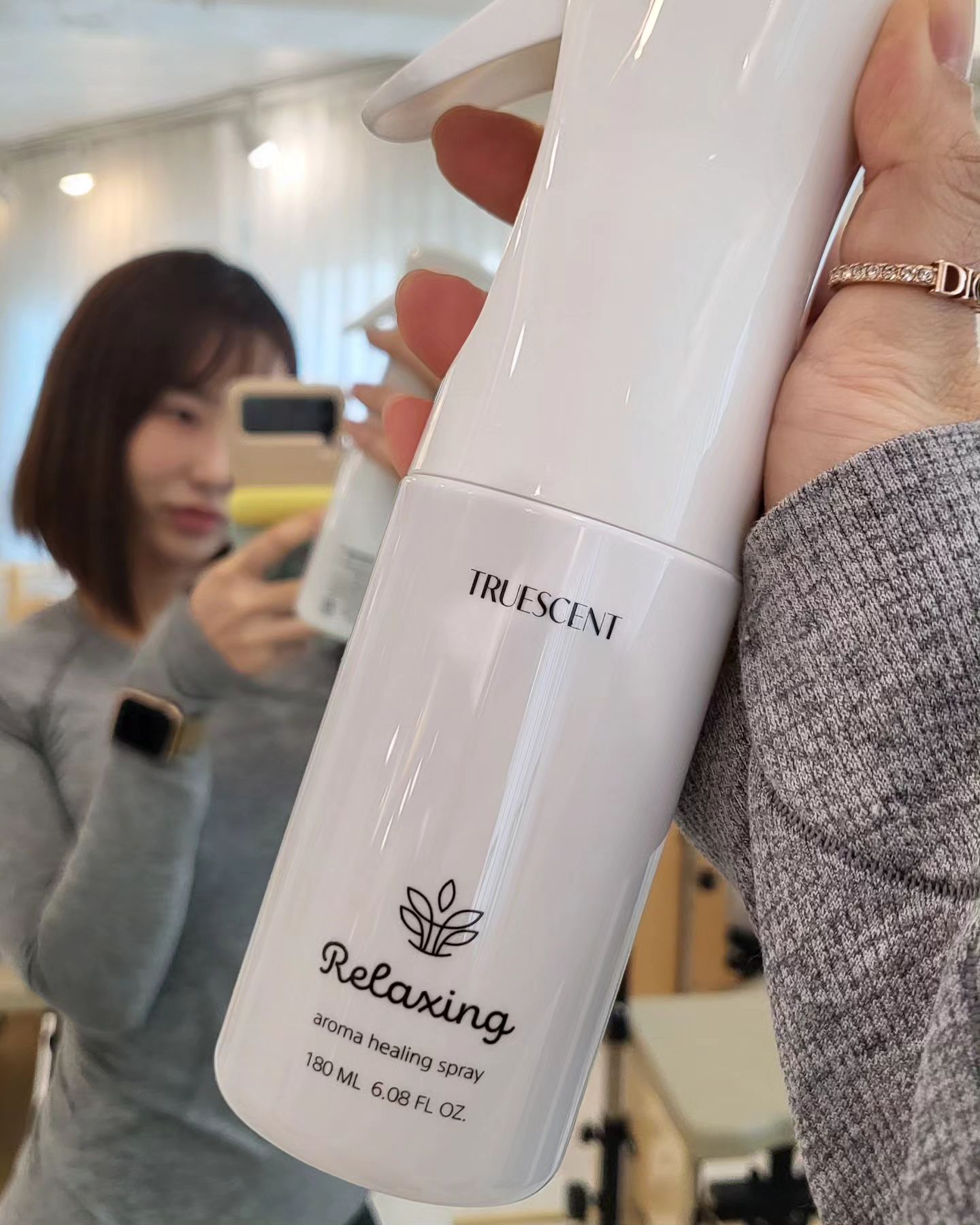 내가 좋아하는 제품 가득한 #트루센트 

요가 필라테스센터용 스프레이가 새롭게
출시됐대서 구입해봤어요🥰

역시 향을 잘 뽑으셔!
스프레이 분사도 진짜 고급스럽더라고요.
많이 뿌려도 아귀가 아프지 않아요!

울 대표님들께 추천드립니당🤗

#필라테스디퓨저 #필라테스센터 #방향제추천 #디퓨저추천 #에어스프레이 #방향제선물
