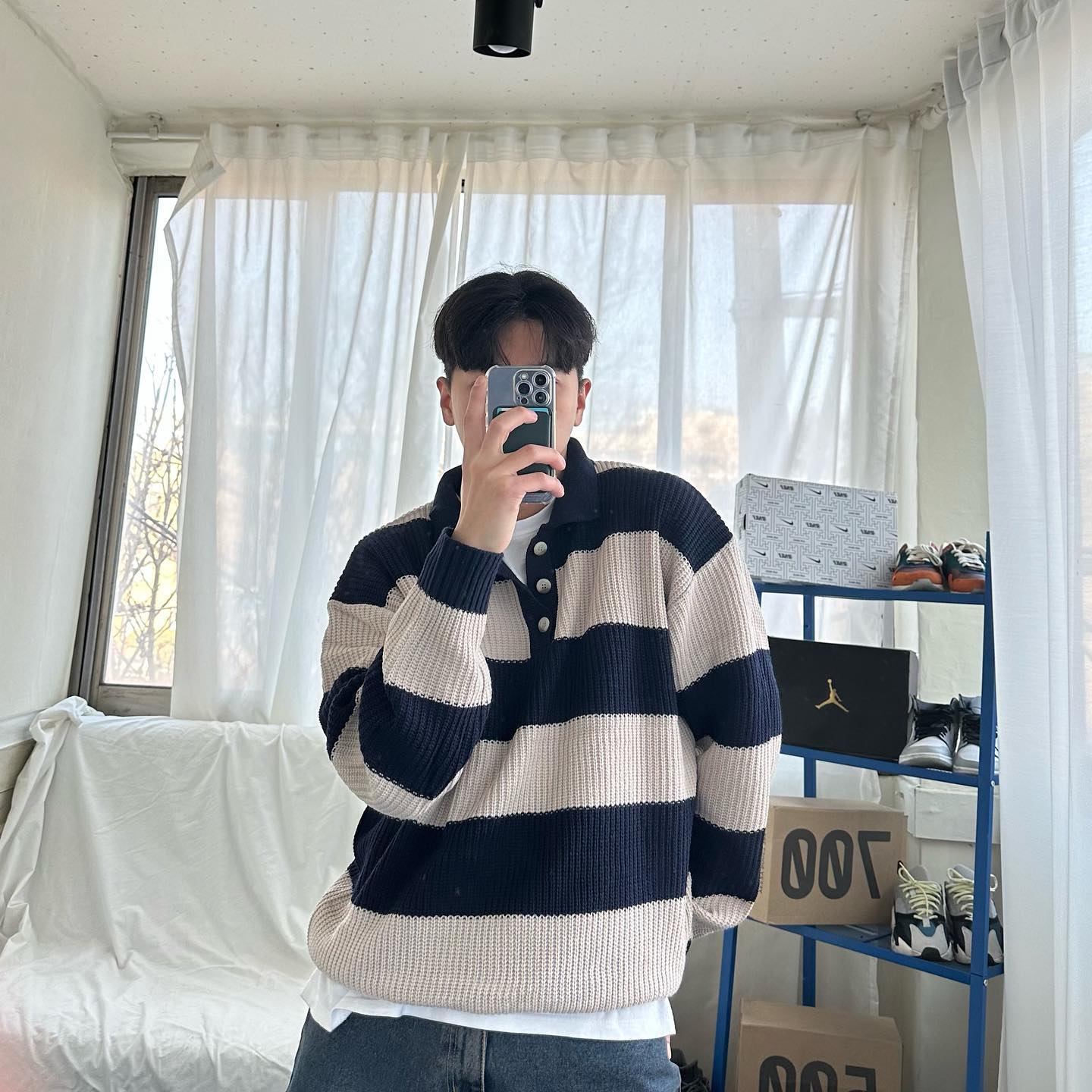 🧔🏿‍♂️
크리스마스에도 출근할 예정
솔로 손님한테 좀 더 반갑게 인시할 예정
.
.
.
.
#출근룩코디 #꾸안꾸코디 #니트추천 #남자코디추천 #와이드팬츠 #오버핏 #겨울패션 #남친룩 #대학생코디 #아디다스 #캐트릿룩 #미니멀룩 #놈코어룩 #캐주얼코디