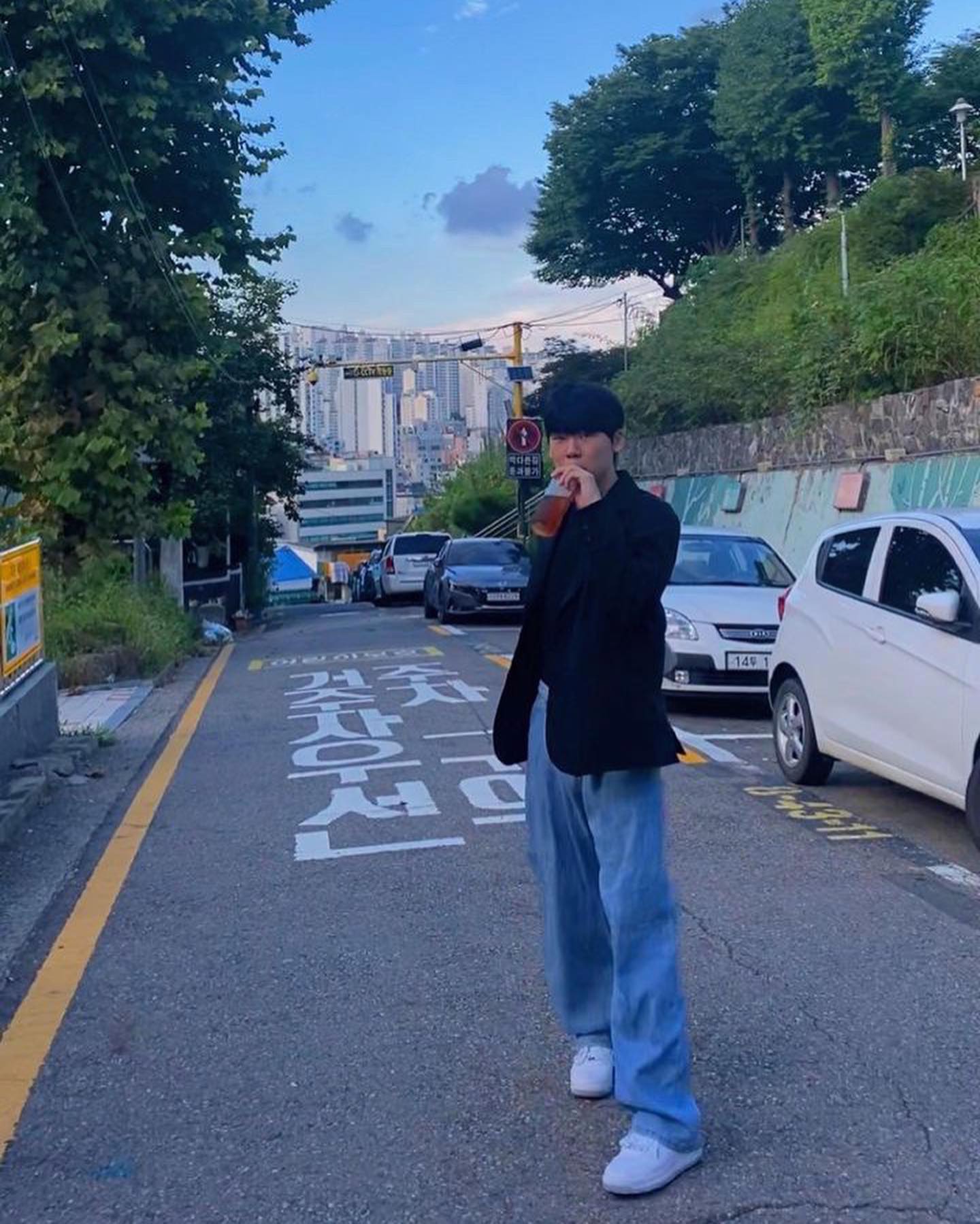 ”안녕하세요 제 이름은 양재빈이고요 차가운걸 먹었더니 머리가 띵 하네요 아 맞다 제 이름은 양재빈이에요 아메리카노를 먹었더니 아 맞다 소개가 늦었네요 제 이름은 양재빈이에요“