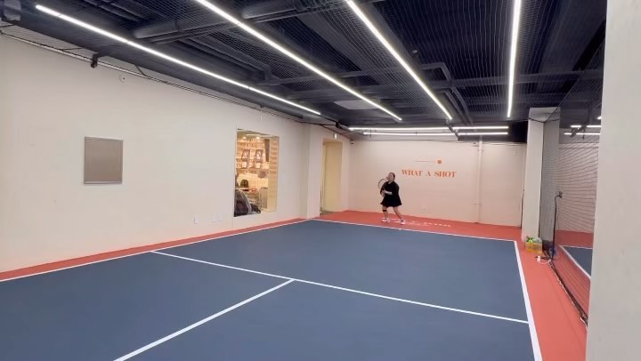 🎾WHAT A SHOT #6🎾 

어프로치 샷!!!👊🏻

📌 Lesson note
1-2 포핸드 
3-4 어프로치 

💯 솔루션
- 어프로치 샷 공간 많이 두고 몸을 앞으로 밀어 들어가면서
- 체중이동! 
- 스윙은 어깨에서 어깨로
- 포핸드도 찬스볼 치듯이 강하게 밀어주기 
- 하체로 버티기!!!

👉🏻 왓어샷 주말 레슨은 엘리트 선수 출신 소현 코치님과 함께 😆
#엠버서더 #왓어샷엠버서더