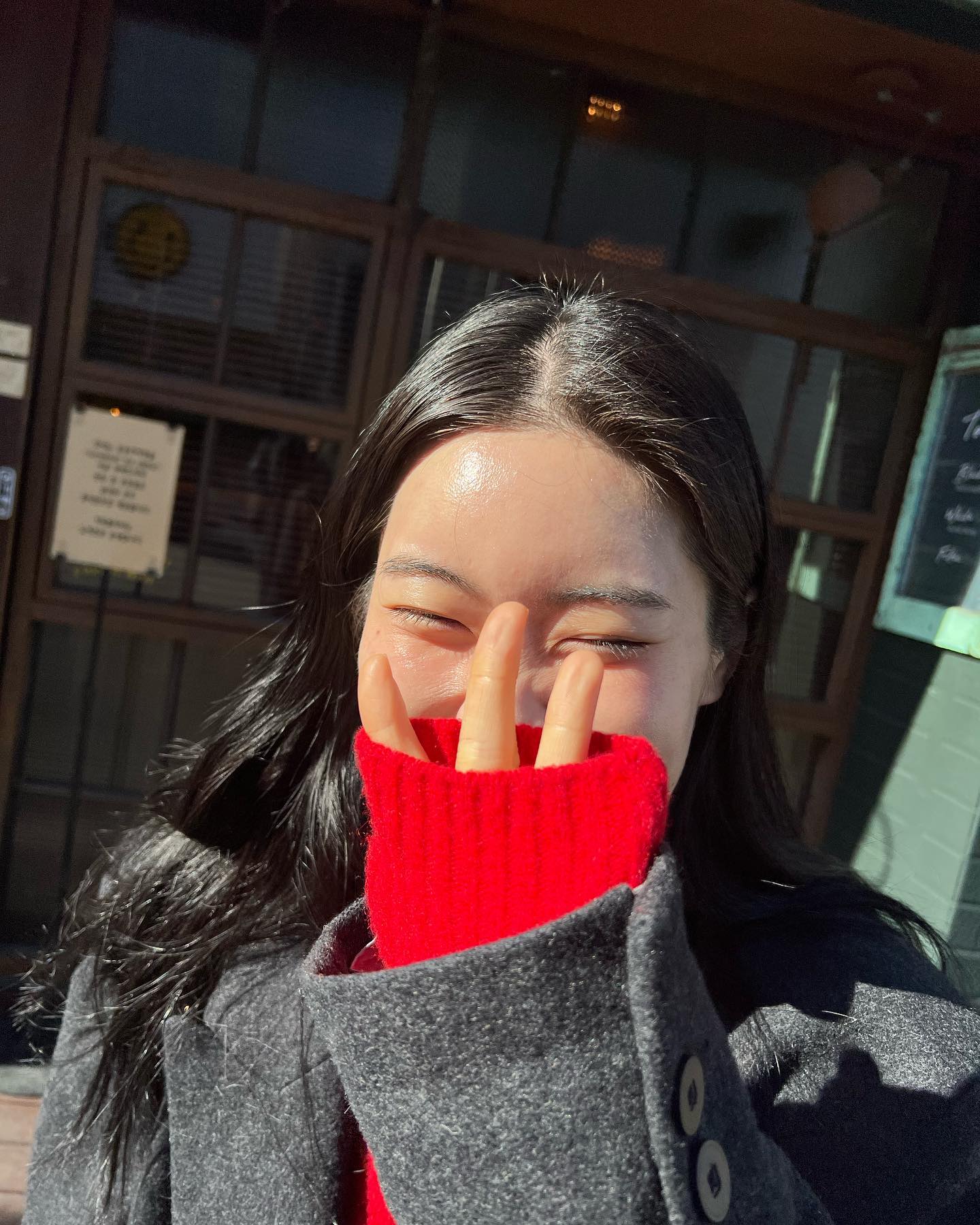 ☕️맛있는 라떼와 빨간 스웨터🍎