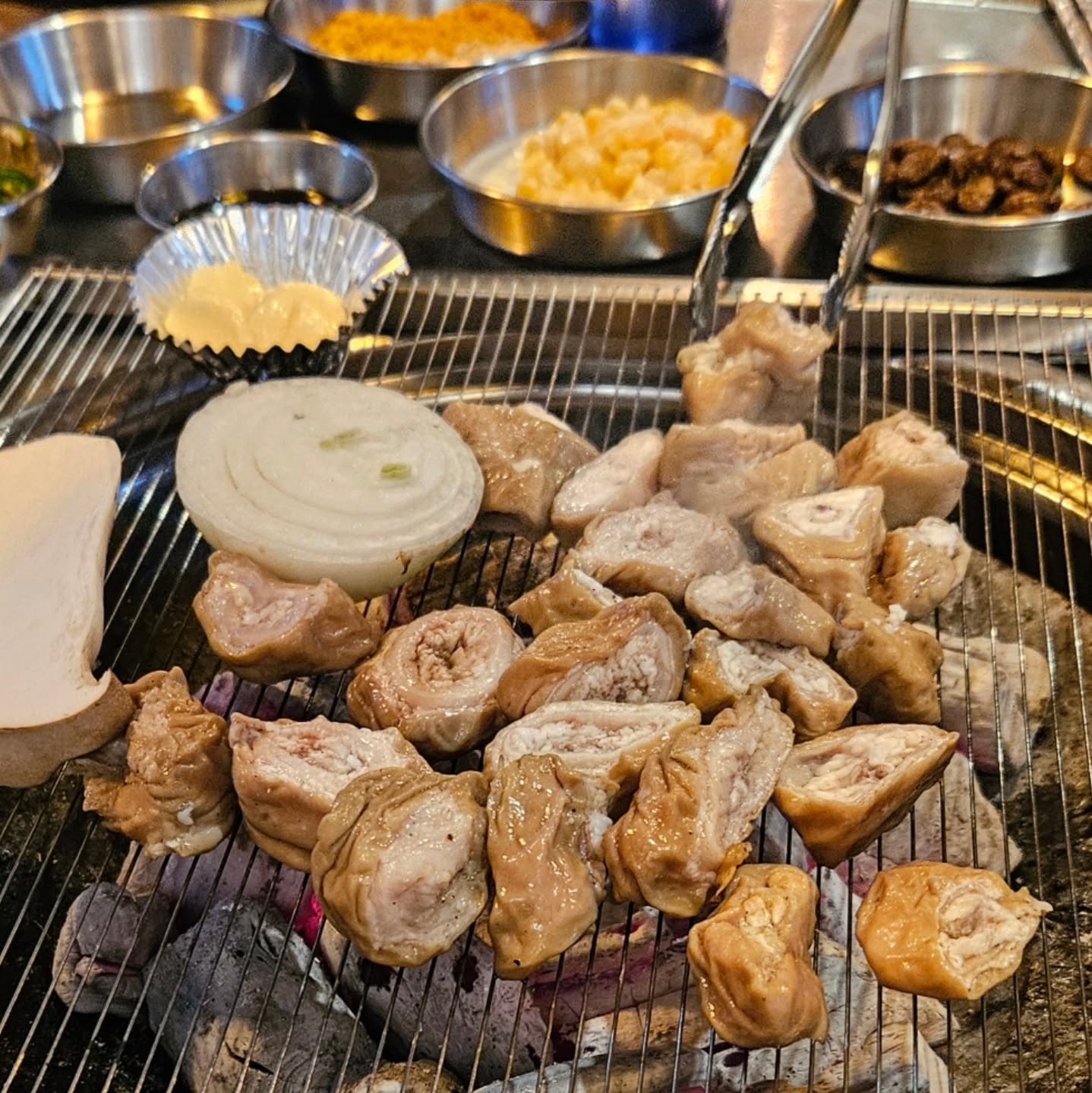 #세종나성동맛집 #신대구막창

몇주전부터 막창 너무 땡겼는데!!!
모미지 먹고 2차로 방문한 신대구막창 👏
역시 맛있다.. 껍데기도 꼭 시켜야댐

#막창직먹직찍 #나성동맛집 #세종맛집 #세종나성동 #나성동신대구막창 #세종 #나성동 #껍데기 #직먹직찍in세종 #직먹직찍