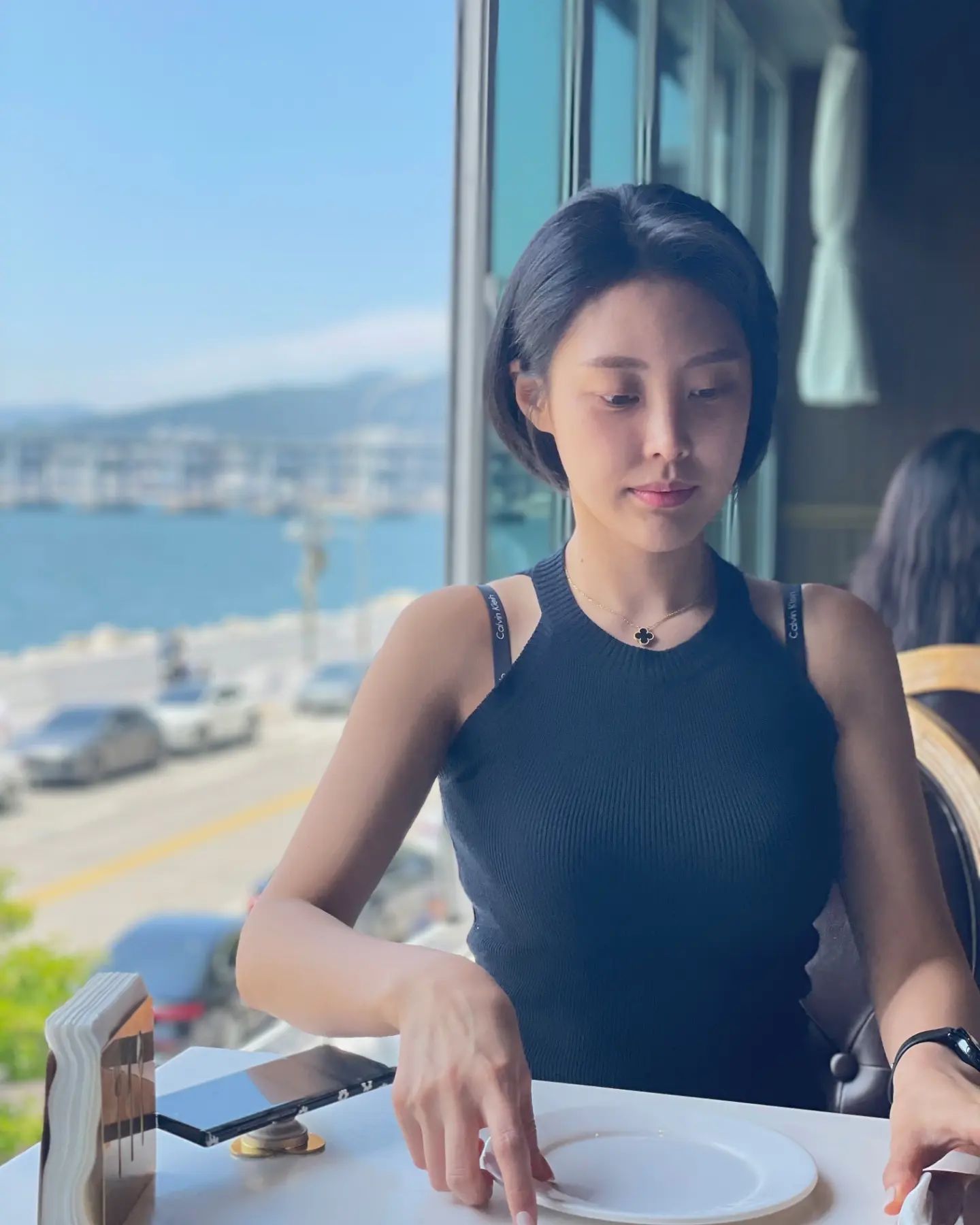 숏컷 다시 ㄱ? 아 일단 살부터 빼자 🤣🤟
.
#지금아님 #22년여름
쌩얼로 잘 돌아다녔네😻💋
.
.
#부산 #광안리