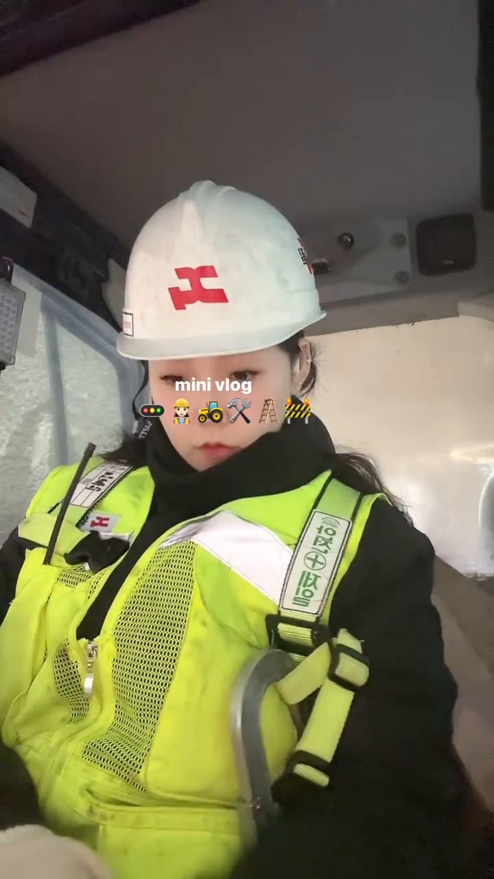 비야 그쳐라🥹
#excavator 
#굴착기
#vlog 
#reels 
#중장비