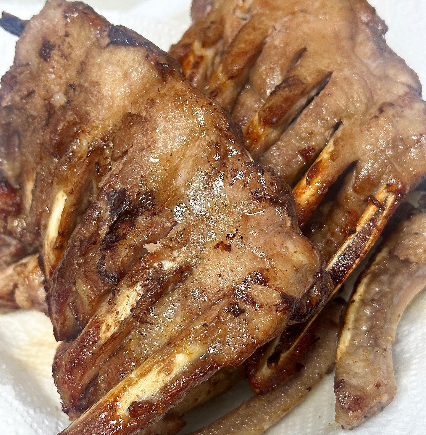 #협찬
🎣오늘의 미끼🎣
#쪽갈비 
bravo_______chu_ 

🍖서택기 쪽갈비 (27,900원)

🍖만들기 까다롭고 귀찮은 쪽갈비를 집에서 먹을 수 있다구우-? 

🍖쉽게 사용할 수 있는 고기접착제, 연육제, 조미료등 화학물질을 사용하지않고!!!100% 천연재료로 만든 특제 시즈닝, 숙성 다해서 나와서 굽기만하면되는 쪽갈비가 있광!!!

🍖위생적인 자체공장에서 신선한 원육으로 작업해 위생은 말해모해~🤩

🍖돼지 한마리에 2쪽만 채육되어 다른 곳보다 지방이 적은 로인립이란 부위로 만들어 부들탱 담백쓰…🫠

🍖 살과 뼈에 센스있게 칼집이 되어있어 편하게 즐길 수 있어따 숙성이 제대로 되었는지 잡내도 하나도 없당😍

#쪽갈비구이 #쪽갈비맛집 #캠핑음식추천 #캠핑고기 #바베큐고기 #캠핑요리추천 #고기구이 #갈비구이 #캠핑밀키트추천 #서택기