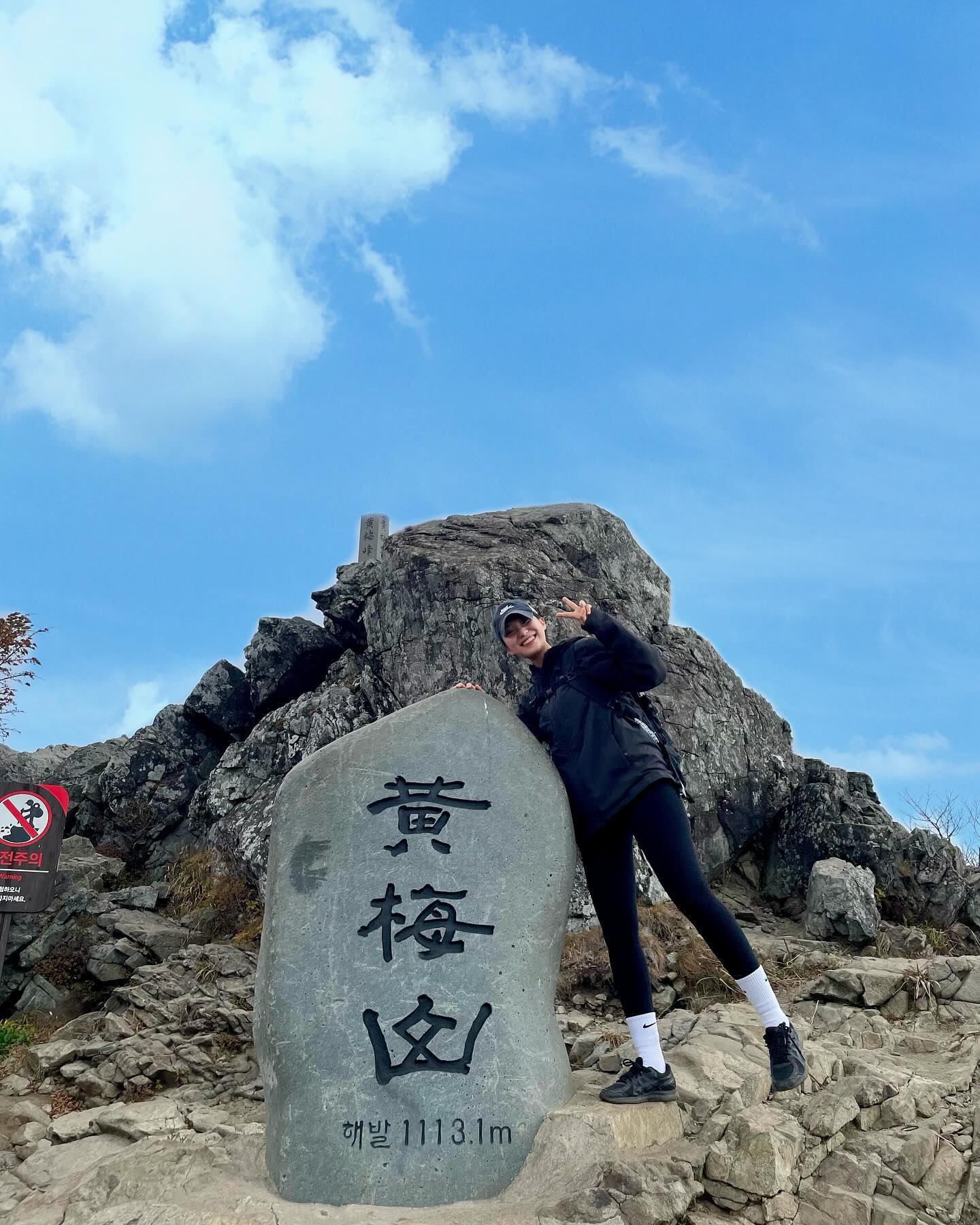 백만 년 만에 등산 ⛰️🩵
날씨가 가끔(?) 흐려서 구름 보정은 안 할 수 없었다 ..🫧