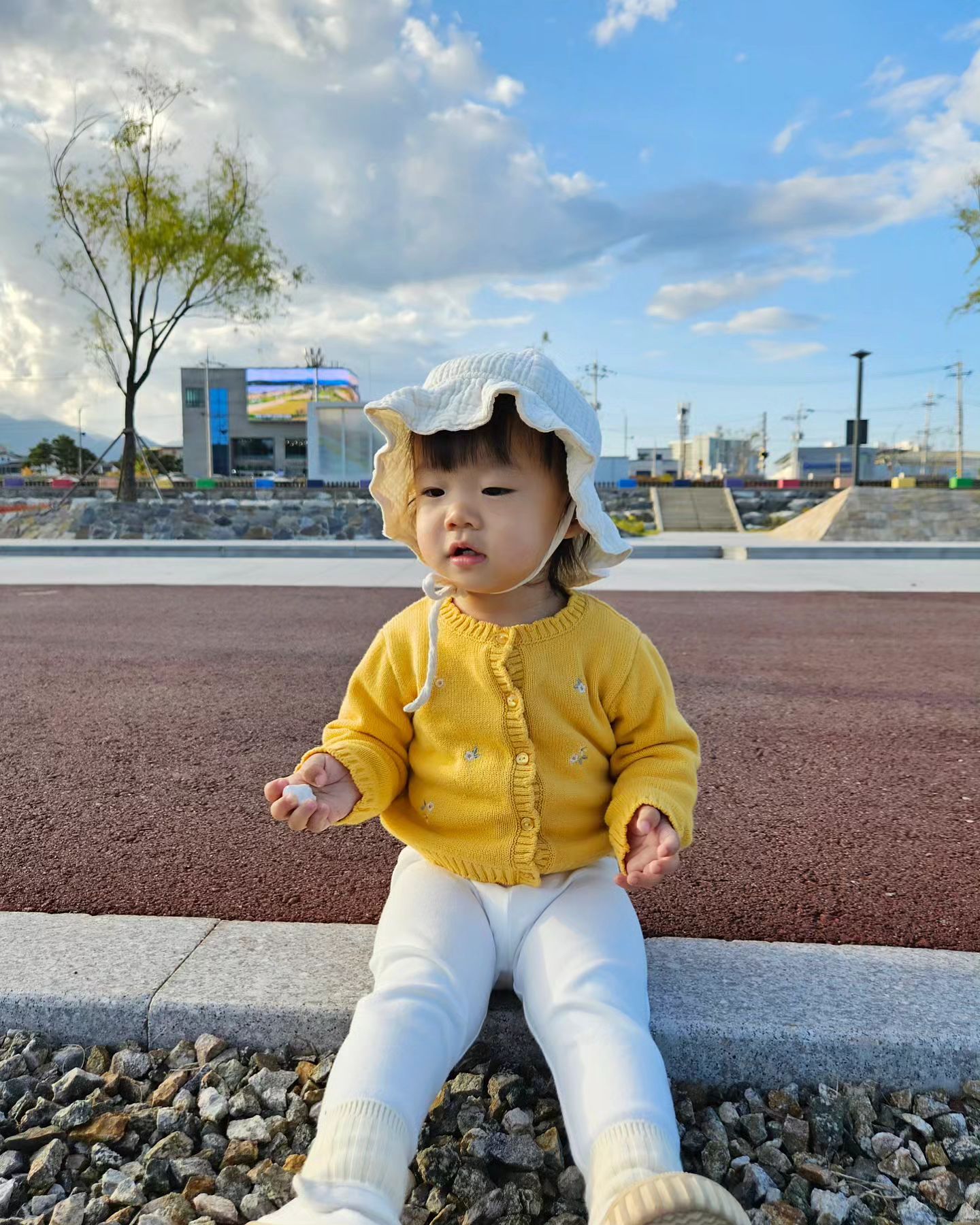 귀여웅께 ˃̵ᴗ˂̵๓
매일매일이 즐겁고 행벅💛

#15개월아기 
#딸랑구
#육아일상
#사랑스러워