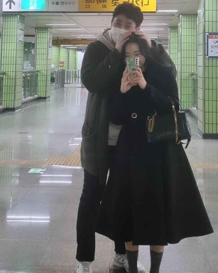 오오랜만에 데이트!!! 
서로서로 아프다가 이제야 만난 ㅠㅠ 아푸지마라!
.
.
.
.
#데이트스타그램💕 #럽스타그램❤️ #오랜만데이트👫💕 #건대넘많이바뀜 #핫하다핫해 #고기 #고기스타그램🍖 #단화 #키넘작 #나만키넘작