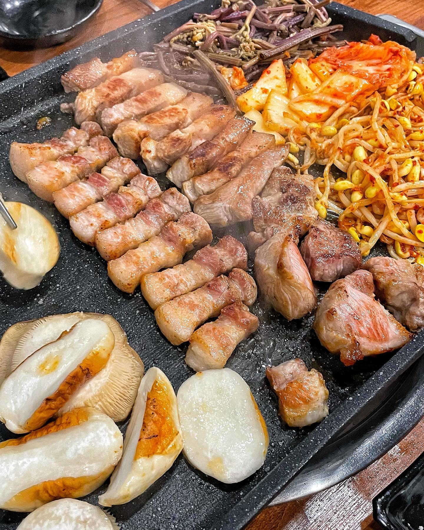 집 앞 맛집 발견! 🥩
#율하동고기맛집 #율하동맛집 #고기맛집 #제주흑돼지 #대구탐라