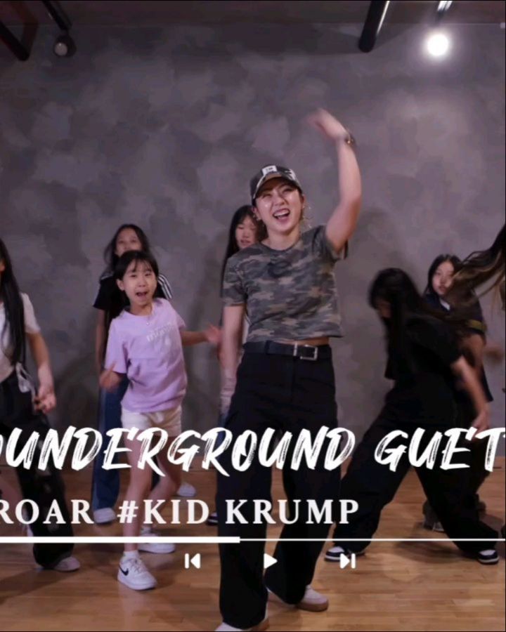#KRUMP #BASIC
🗣🗣🗣
#Roar #Krumpbasic
#dancefitstudio #hanlim
#크럼프 #열정베이직👍🖤