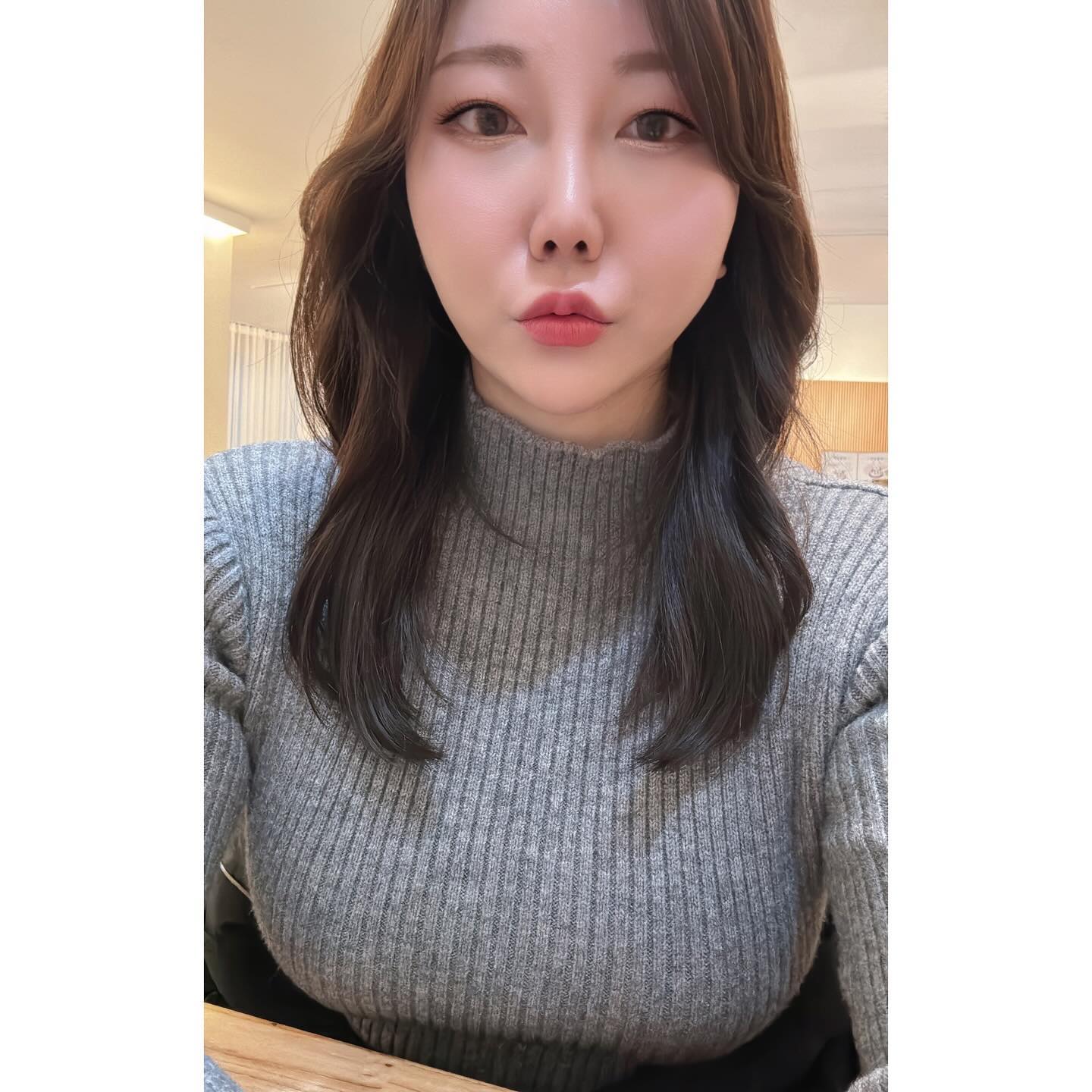 #협찬
”손님 이건 고데기예요“펌

머리길이가 어중간해서 펌하기 어려웠는데
고데기한거 처럼 자연스러운 펌
성공적🥰

말리는 방법 알려주셨는데
한쪽이 잘 안되서
그냥 털어 말리는데 괜찮다?!

단발자르러 가던 곳이였는데
펌에 크리닉까지 최고👍🏼

✨자세한 후기는 프로필링크로 오세요✨

📌에이치에비뉴 불당점
✅네이버예약가능
✅주차가능

#레이어드펌 #cs펌